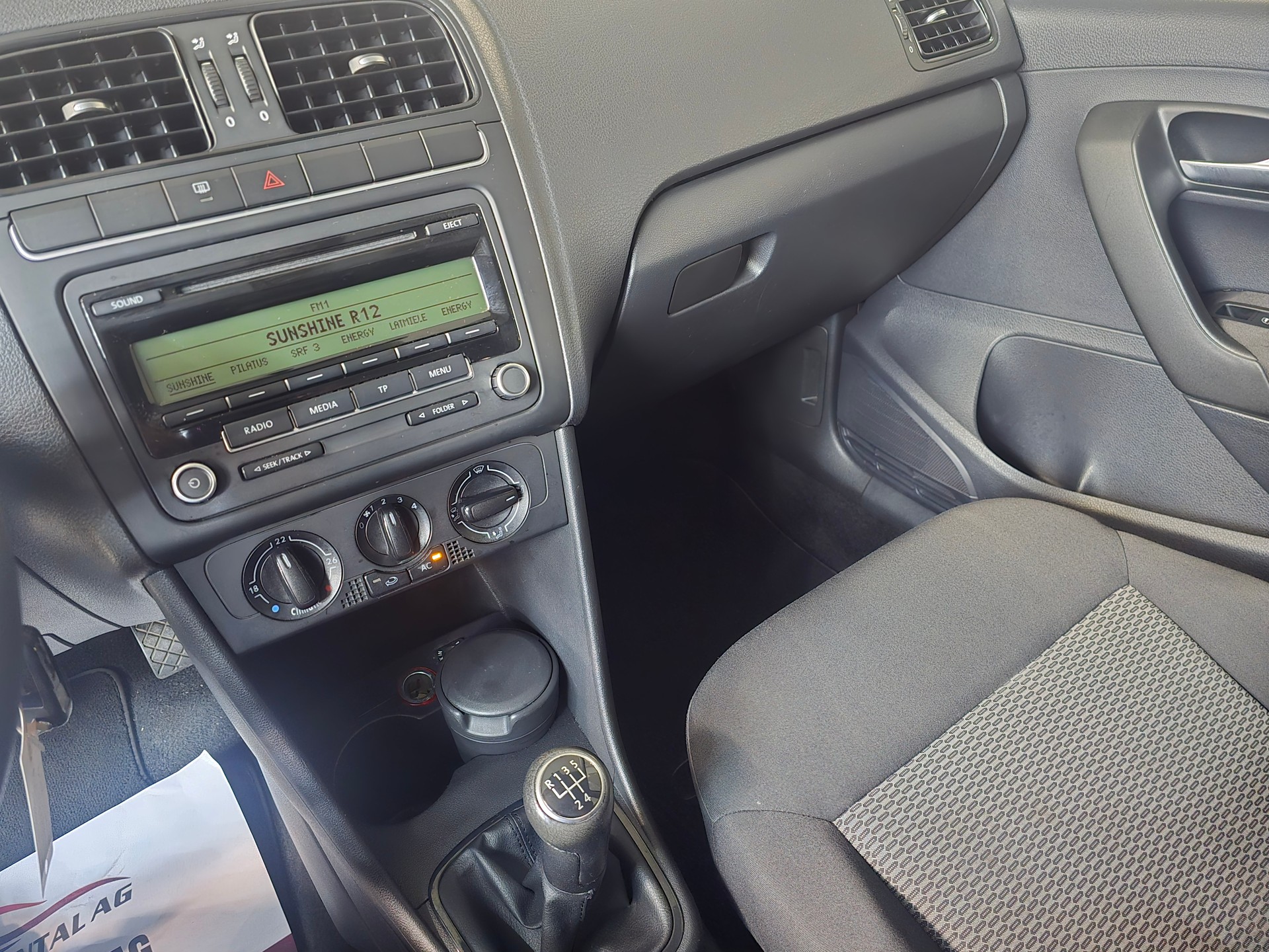 VW Polo 1.4 16V Trendline-image-10