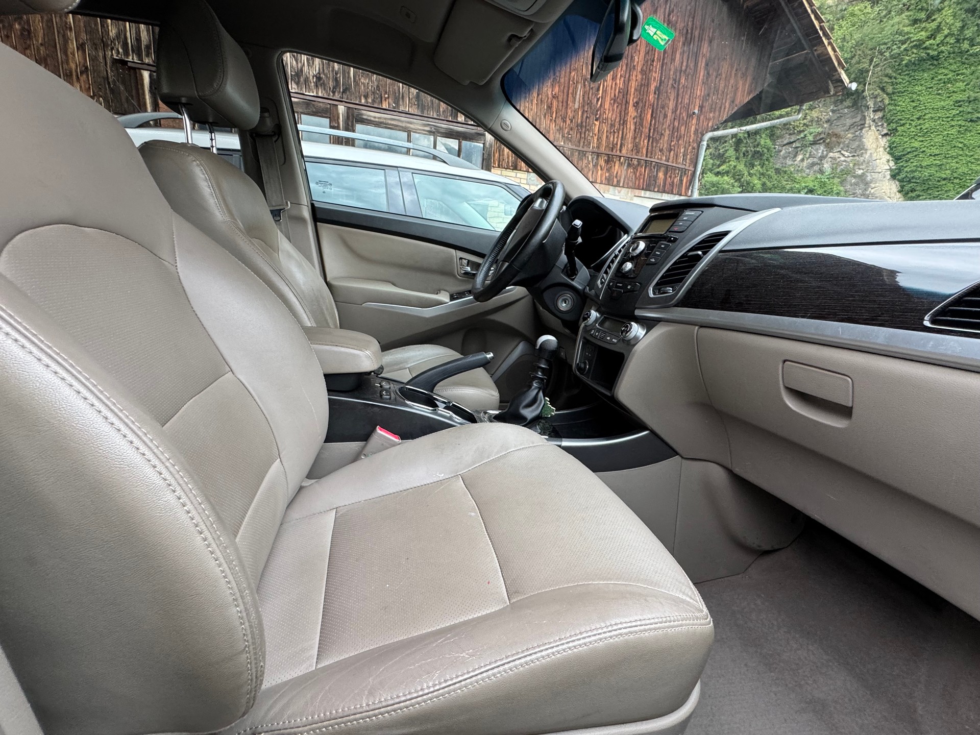 KGM-SsangYong Korando 2.0 e-XDI Sapphire 4WD-image-11