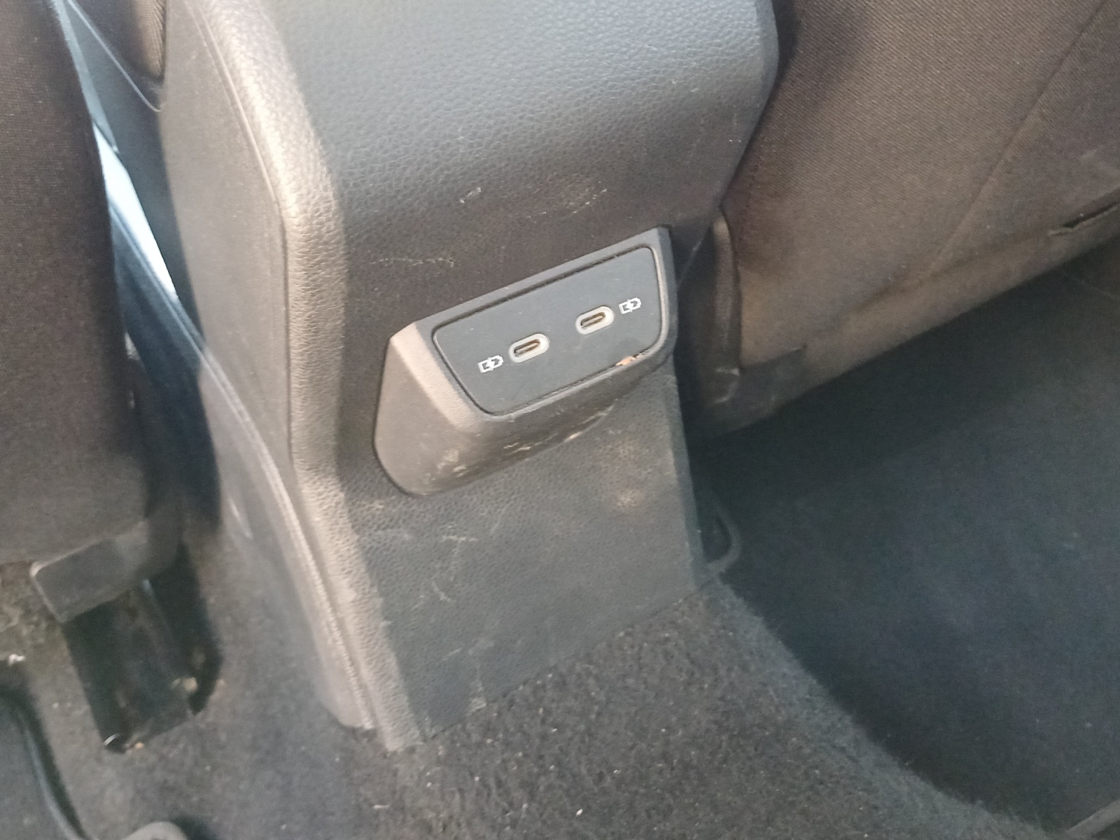 VW Taigo 1.0 TSI Life DSG-image-14