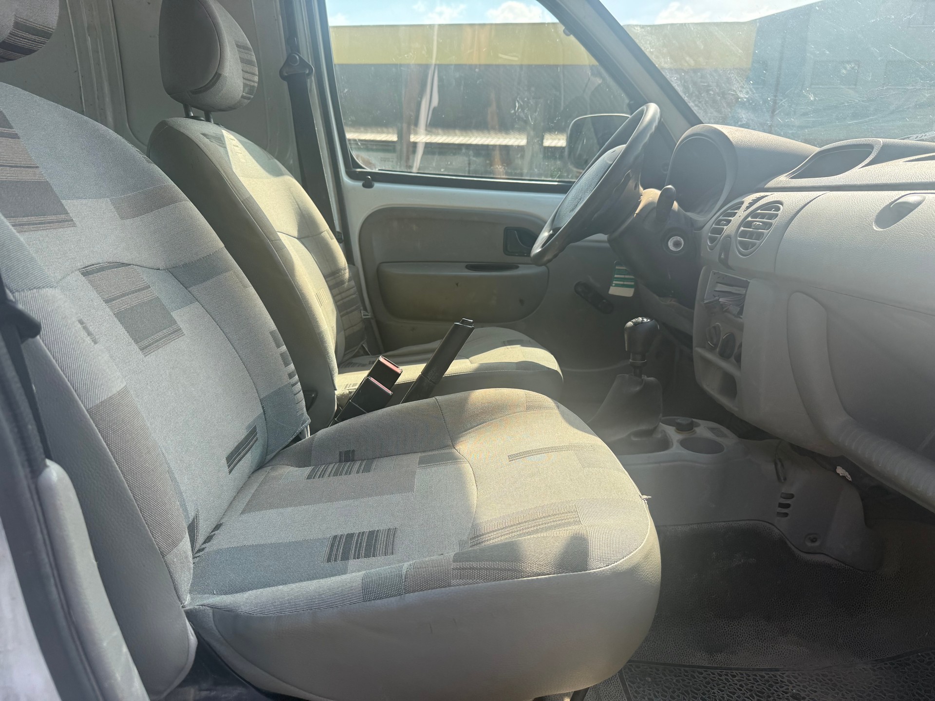 RENAULT Kangoo 1.6 16V 4x4-image-6