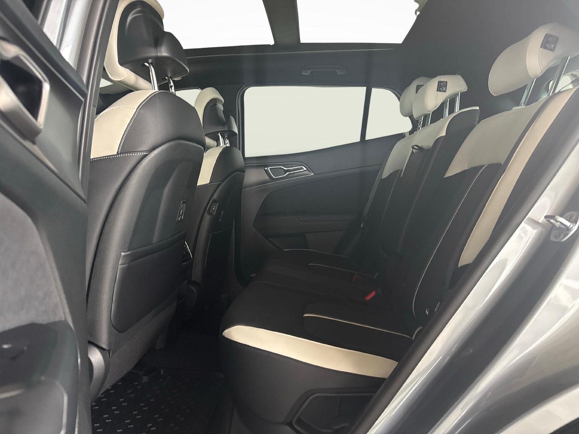 KIA Sportage 1.6 T-GDi PHEV GT-Line-image-11