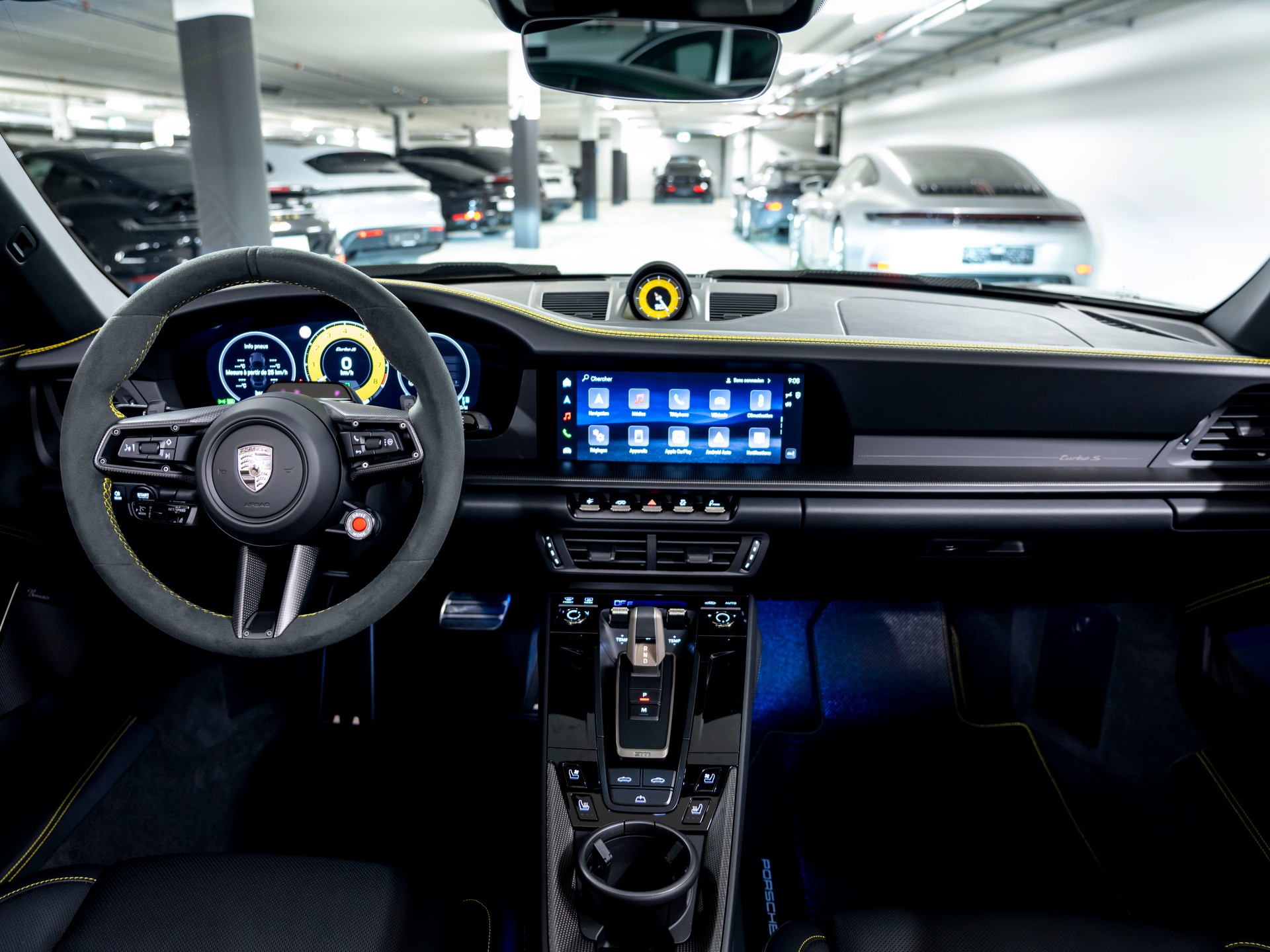 PORSCHE 911 Turbo S Cabriolet PDK-image-24