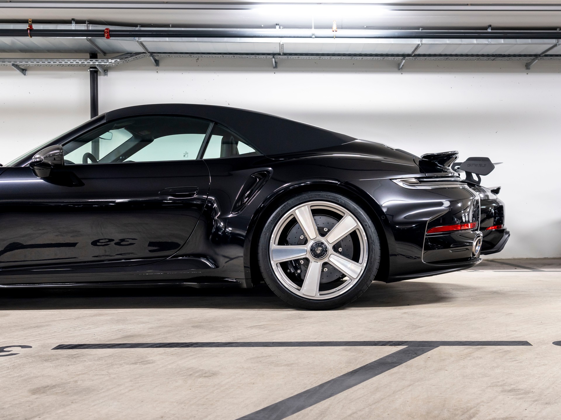 PORSCHE 911 Turbo S Cabriolet PDK-image-10