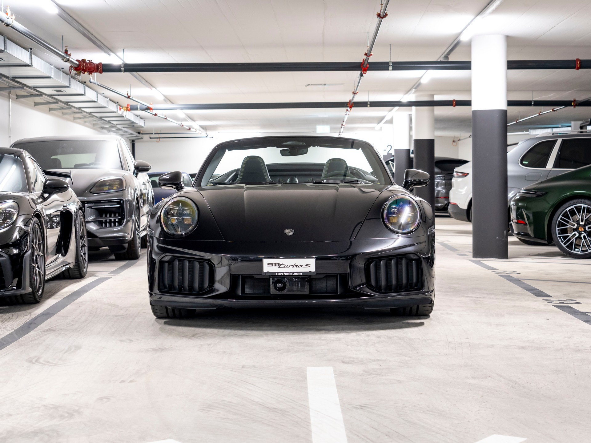 PORSCHE 911 Turbo S Cabriolet PDK-image-2
