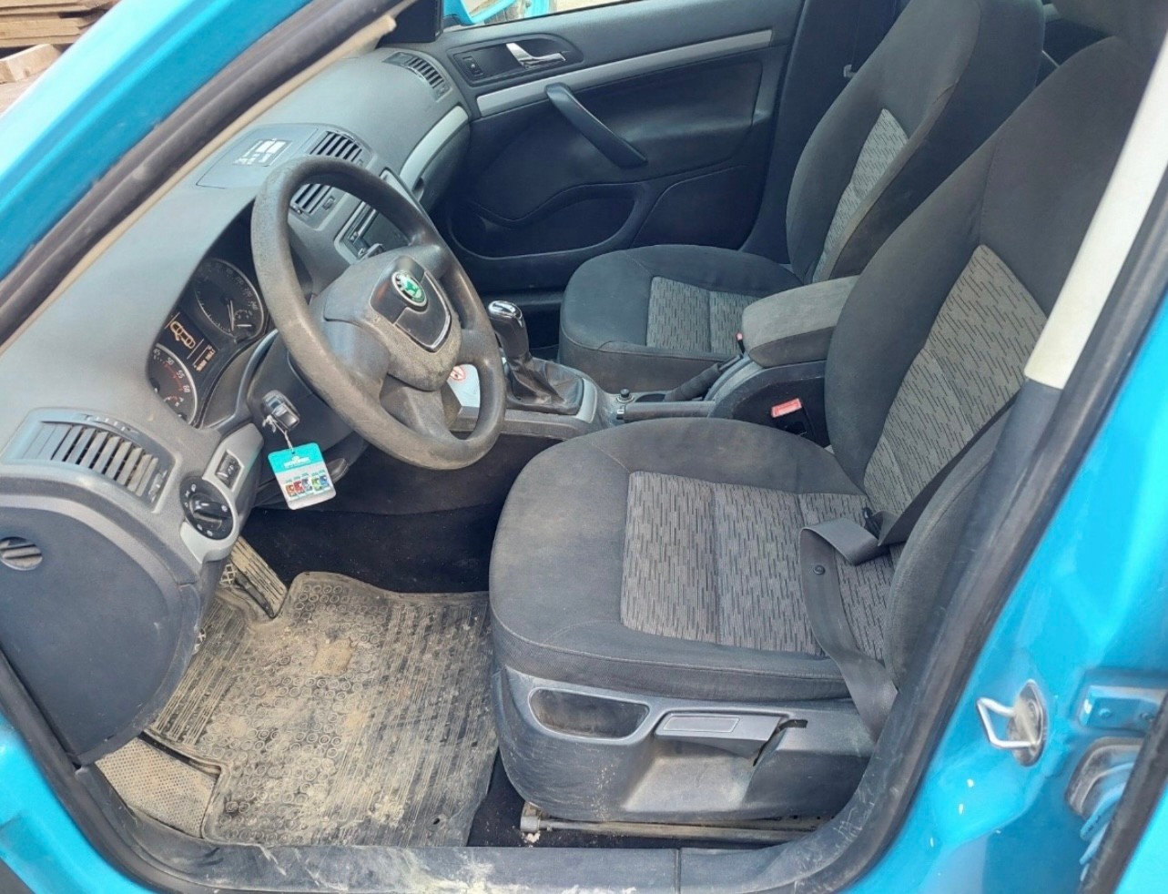 SKODA Octavia Combi 1.6 TDI Ambition 4x4-image-4