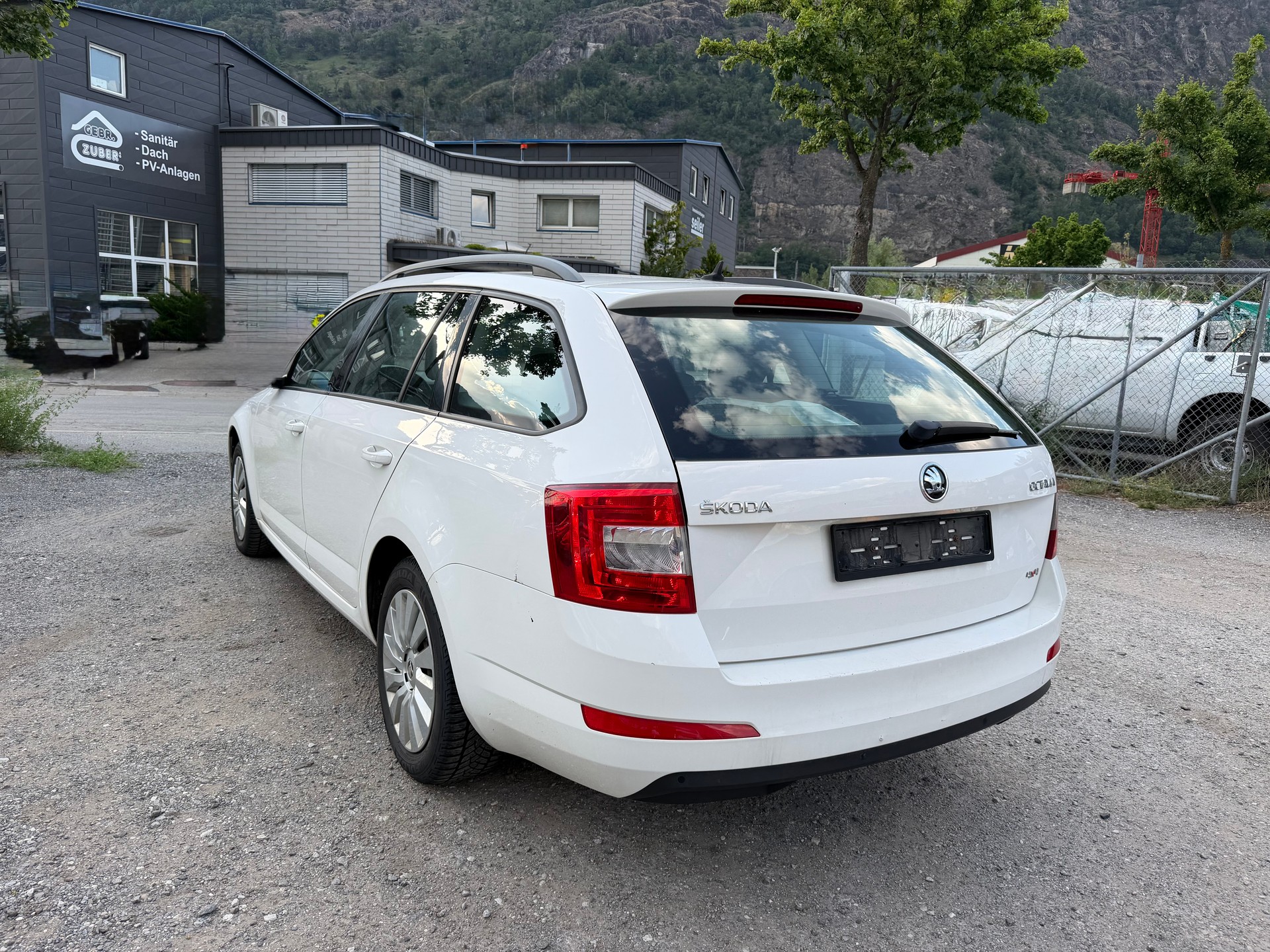 SKODA Octavia Combi 2.0 TDI Ambition 4x4 DSG-image-2