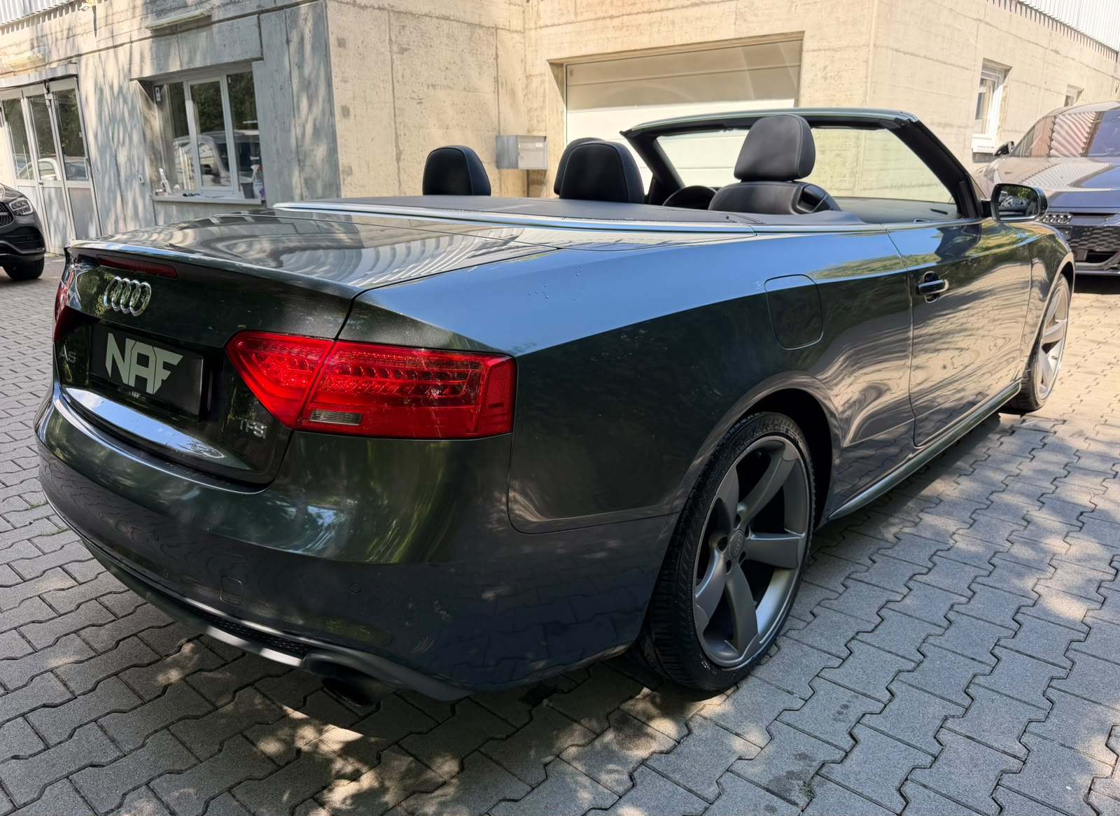 AUDI A5 Cabriolet 1.8 TFSI multitronic-image-12