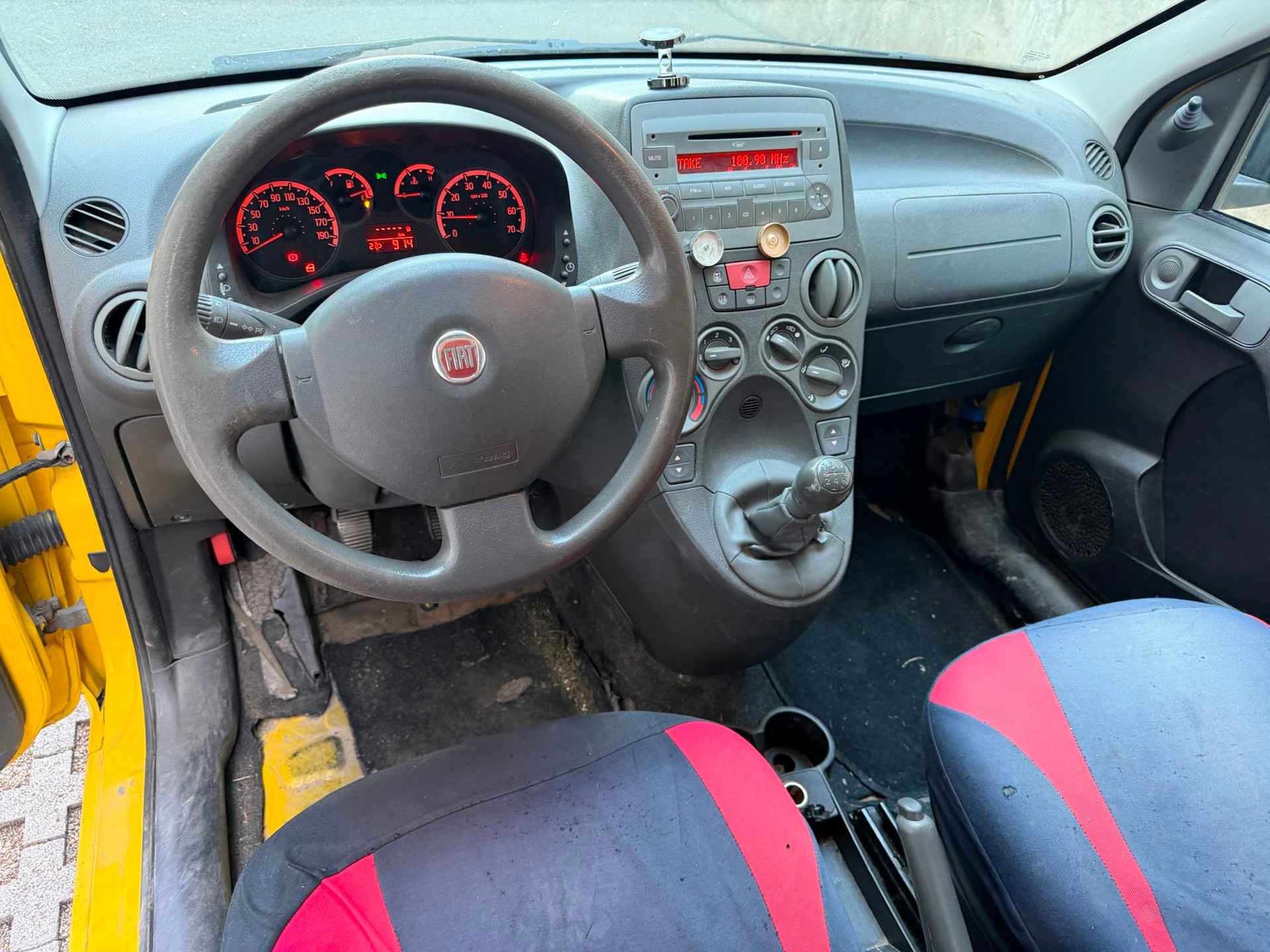 FIAT Panda Van 1.2i Trekking 4x4 Lieferwagen Export-image-1