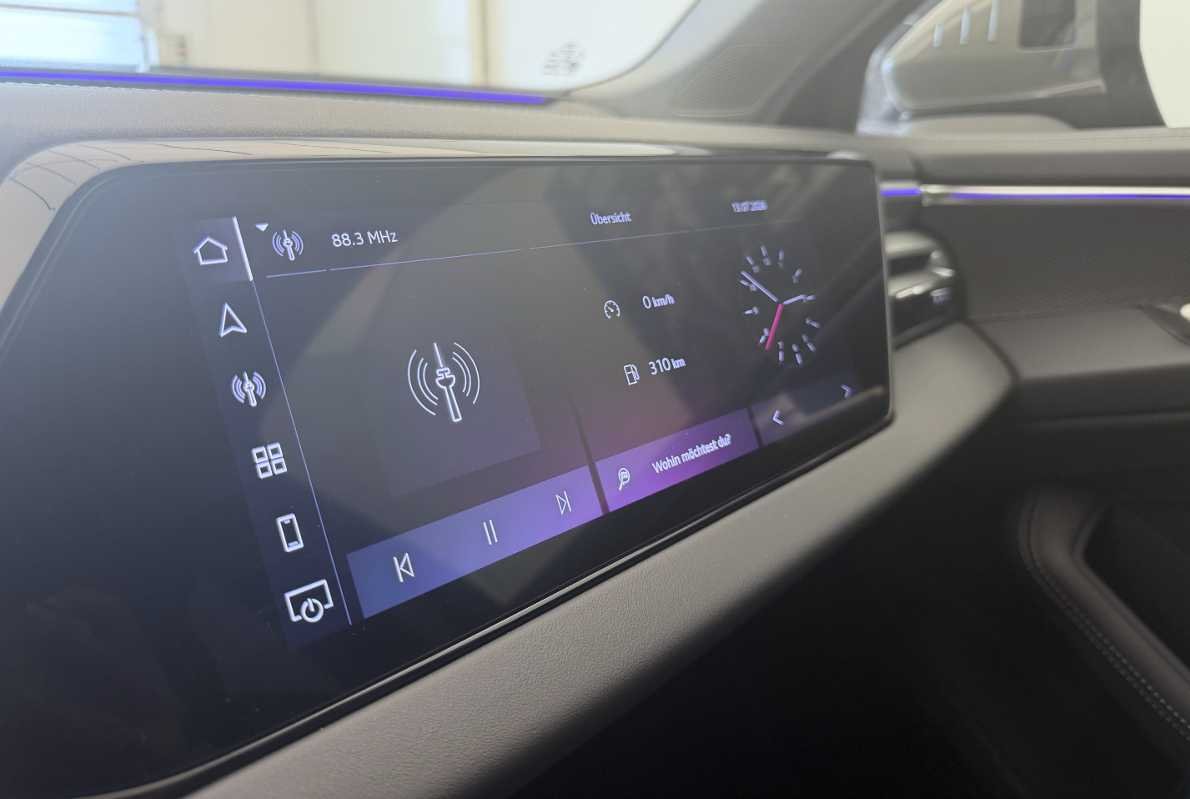 AUDI A6 Avant TDI quattro 150 kW S tronic-image-17