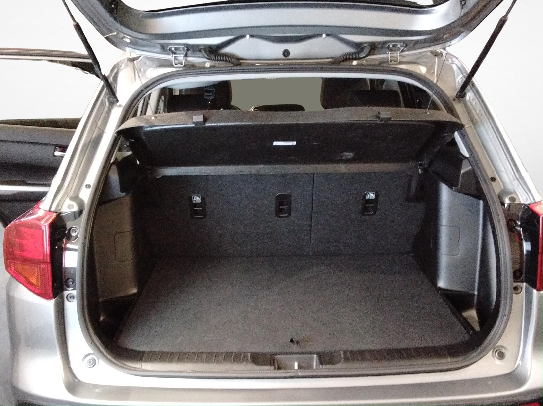 SUZUKI Vitara 1.5 Compact Top Hybrid 4x4-image-11