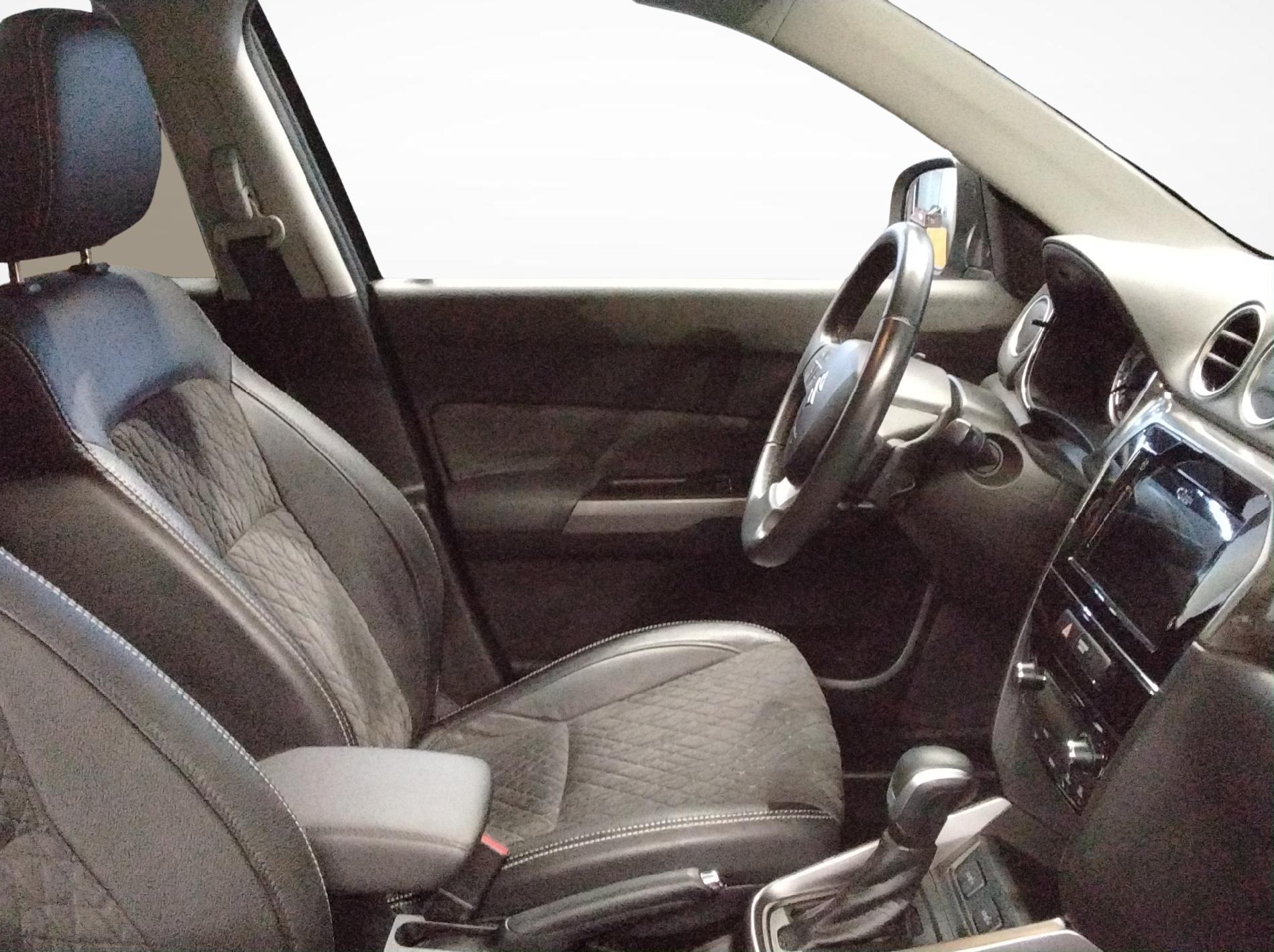 SUZUKI Vitara 1.5 Compact Top Hybrid 4x4-image-9