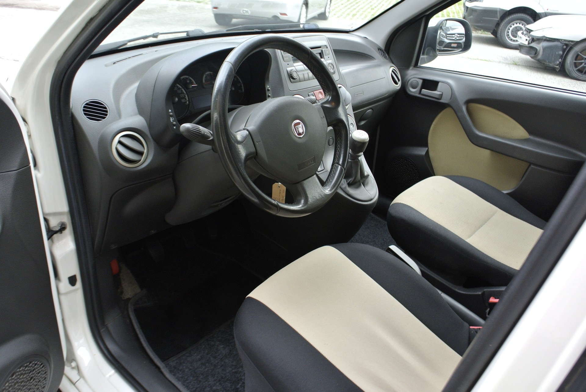 FIAT Panda 1.3 16V JTD Cross 4x4-image-9