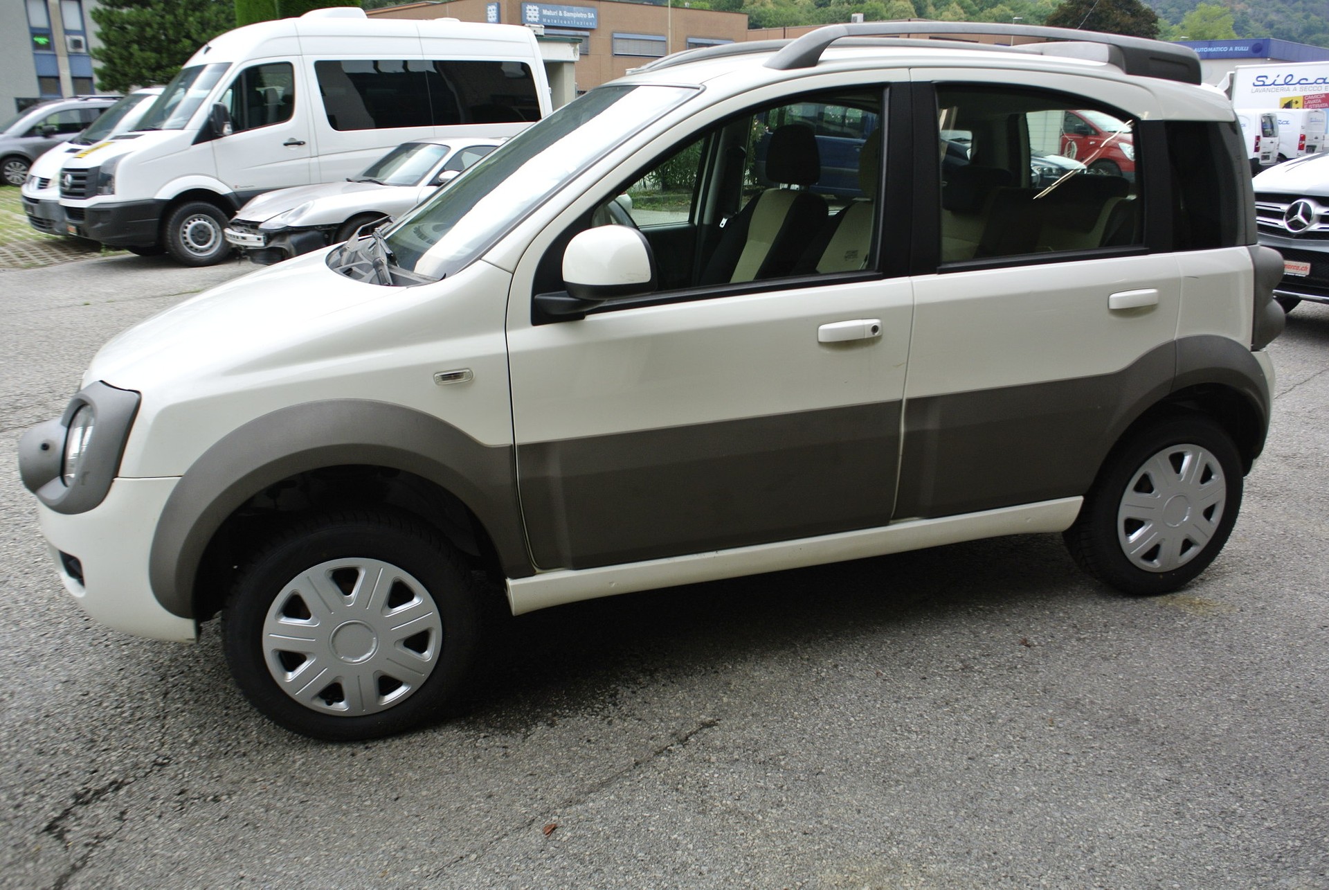 FIAT Panda 1.3 16V JTD Cross 4x4-image-1