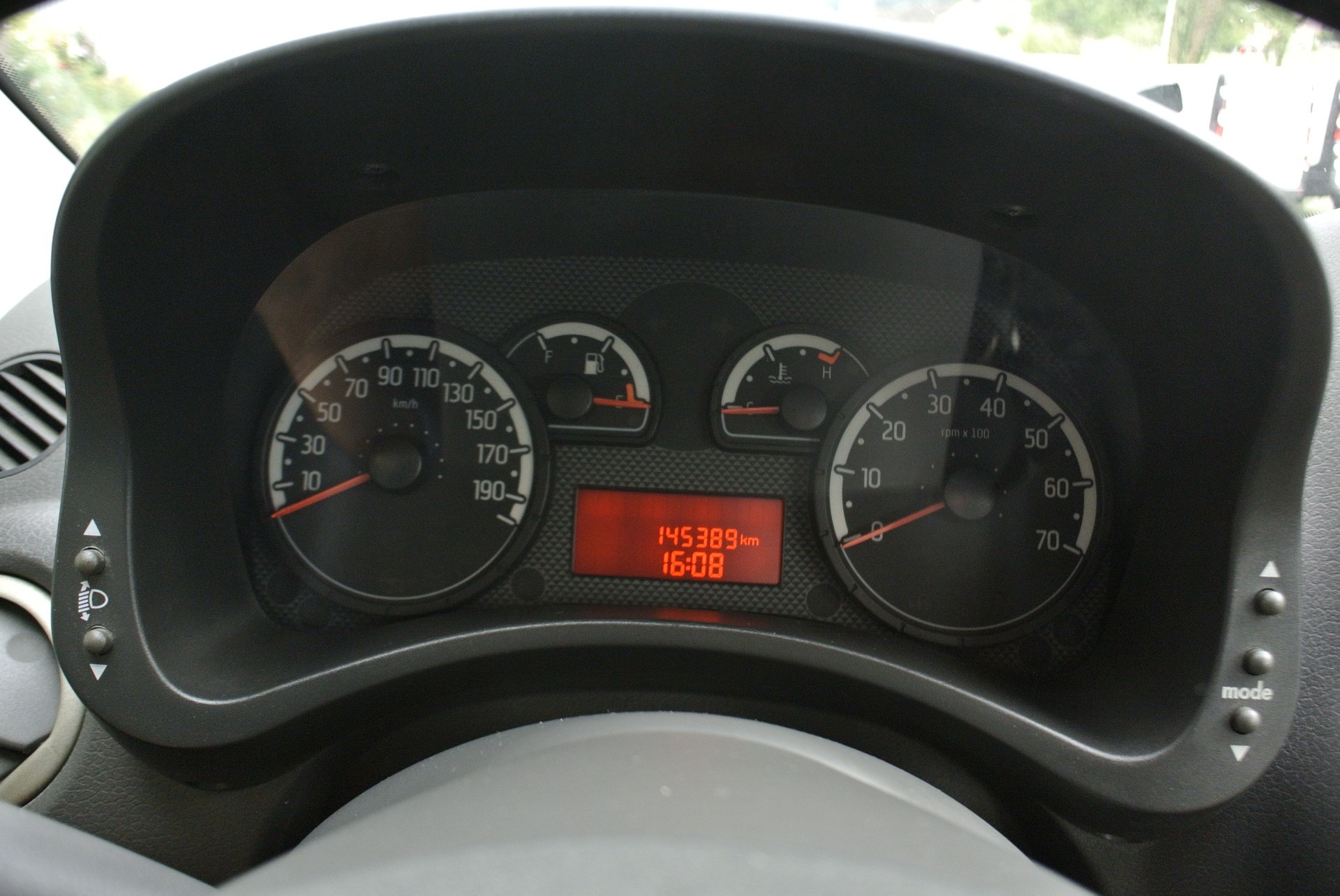 FIAT Panda 1.3 16V JTD Cross 4x4-image-16