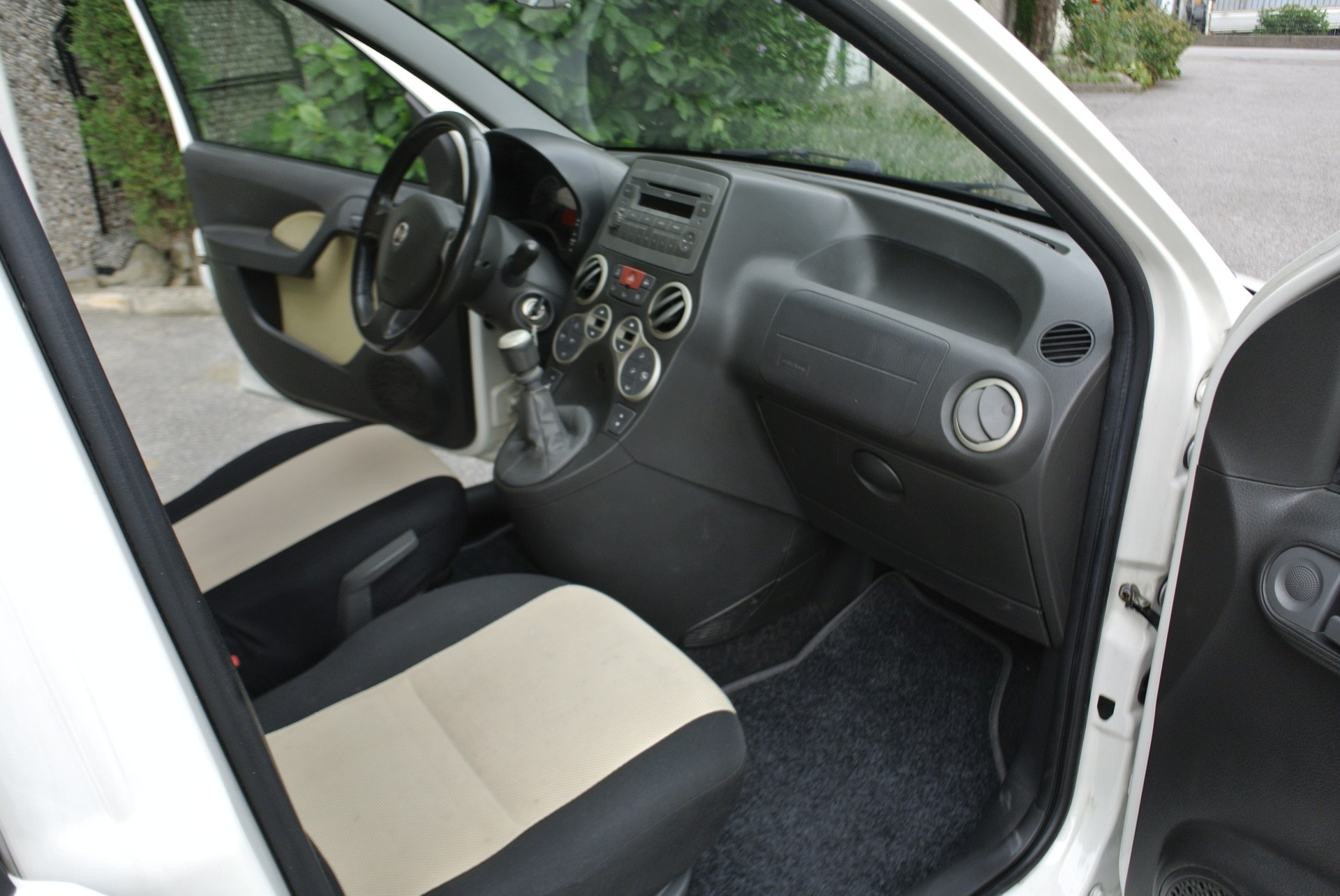 FIAT Panda 1.3 16V JTD Cross 4x4-image-13