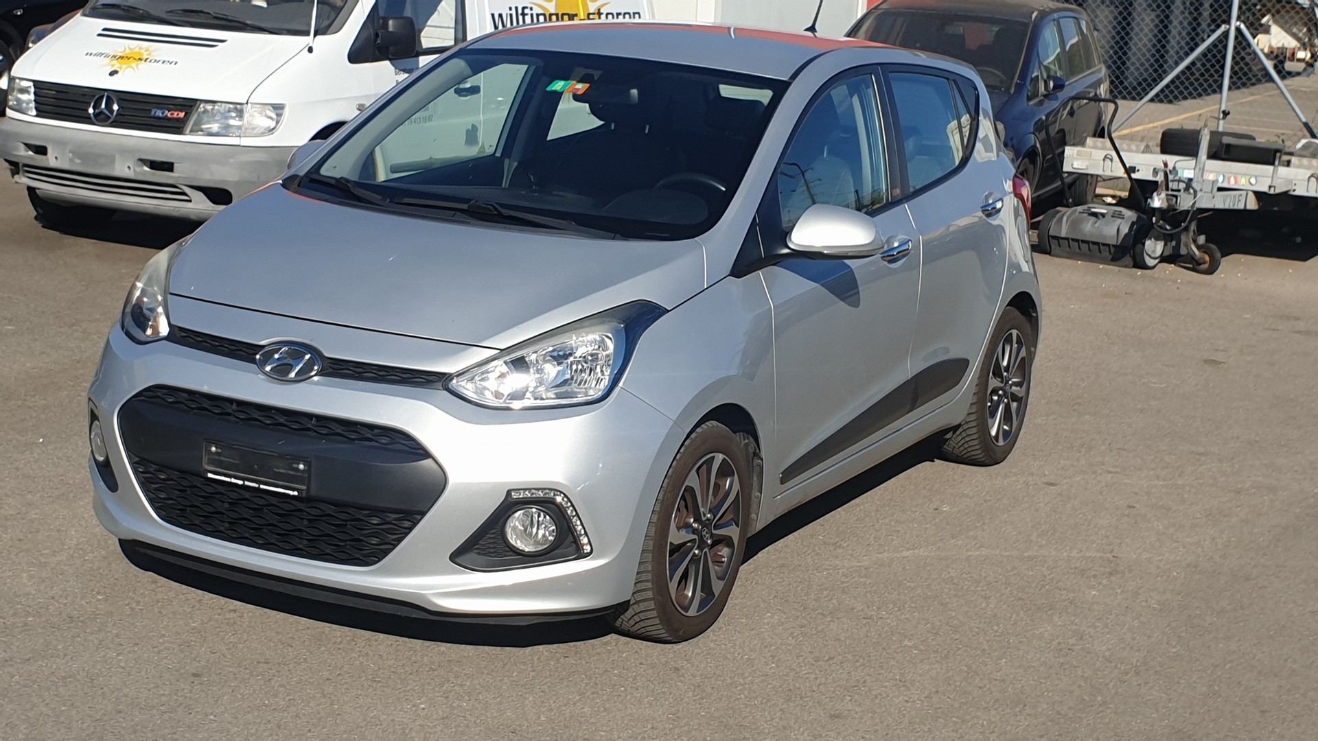HYUNDAI i10 1.2 Amplia-image-1