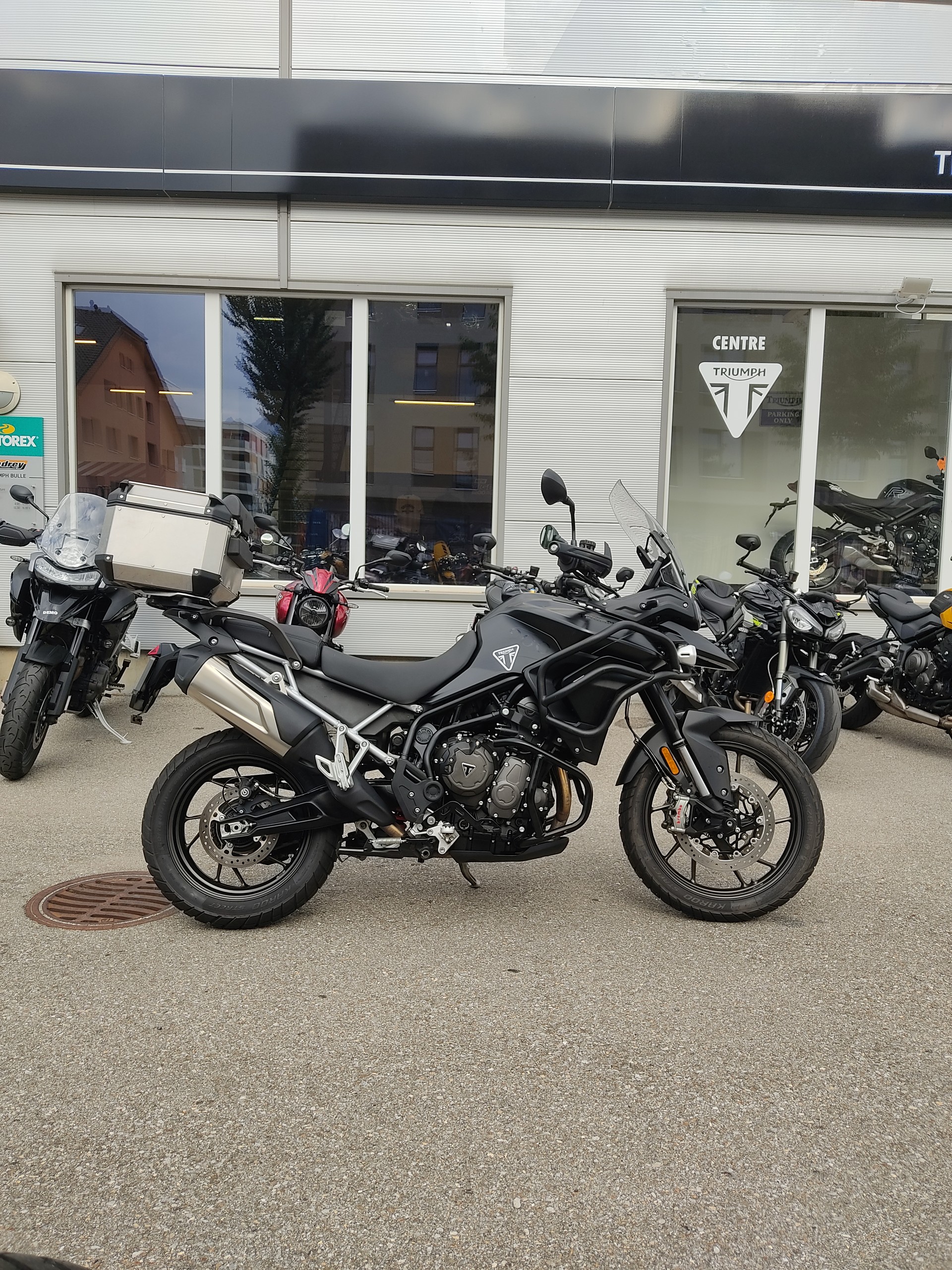 TRIUMPH Tiger 900 GT Pro-showroom-element-1
