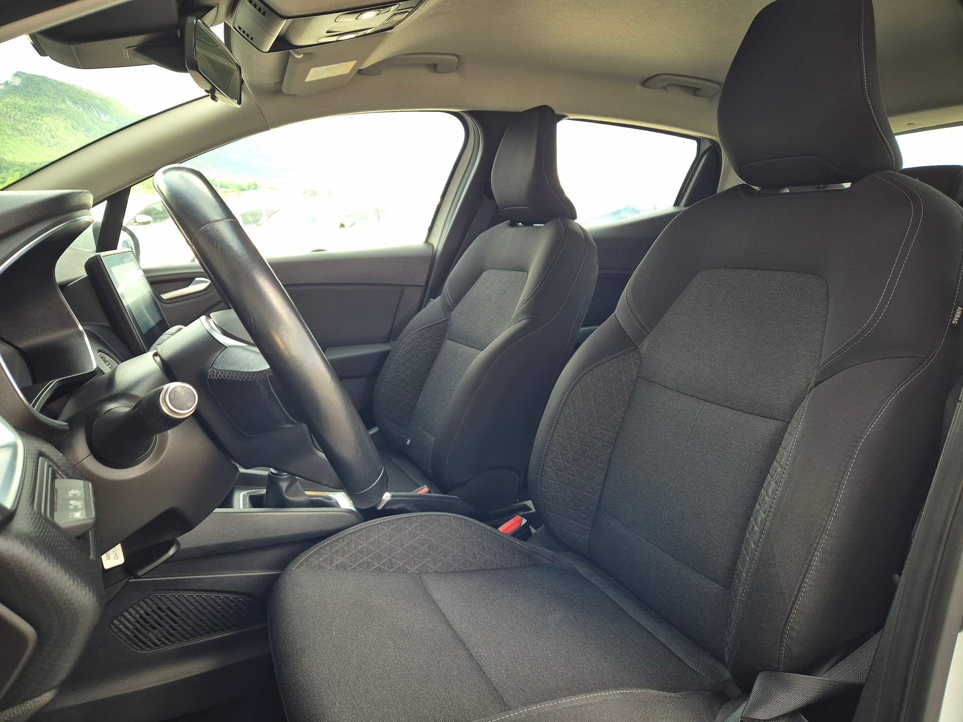 RENAULT Clio 1.0 Business-image-12