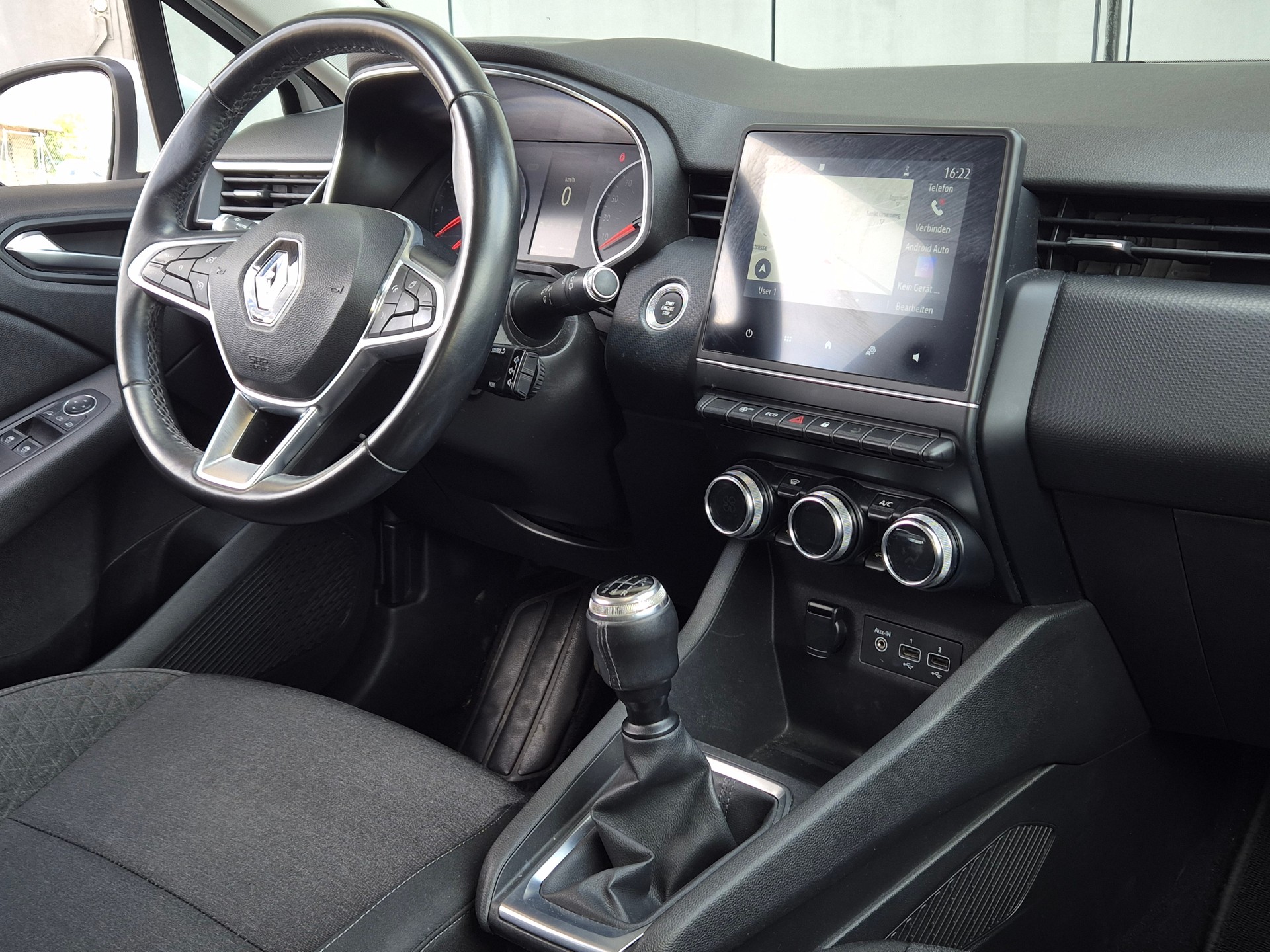 RENAULT Clio 1.0 Business-image-10