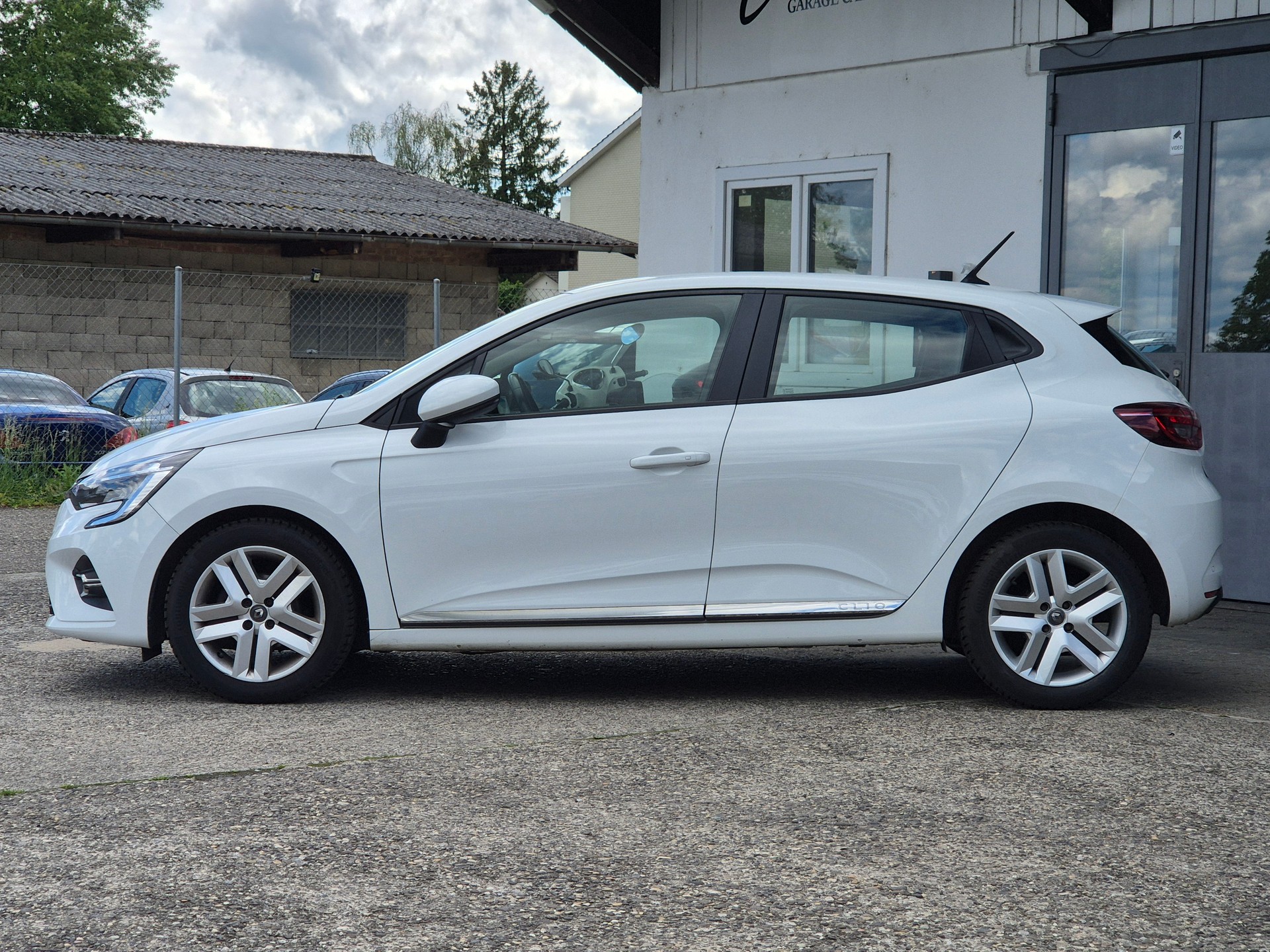 RENAULT Clio 1.0 Business-image-9