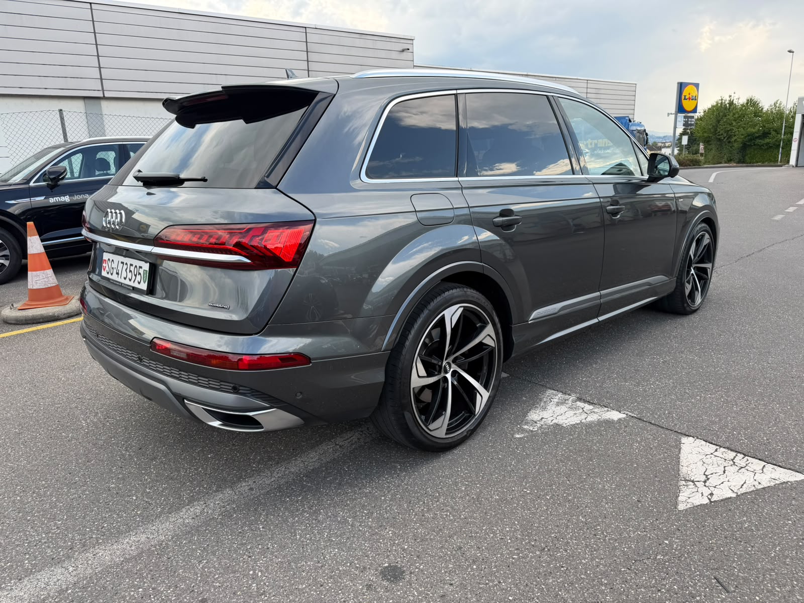 AUDI Q7 50 TDI quattro S Line tiptronic-image-3