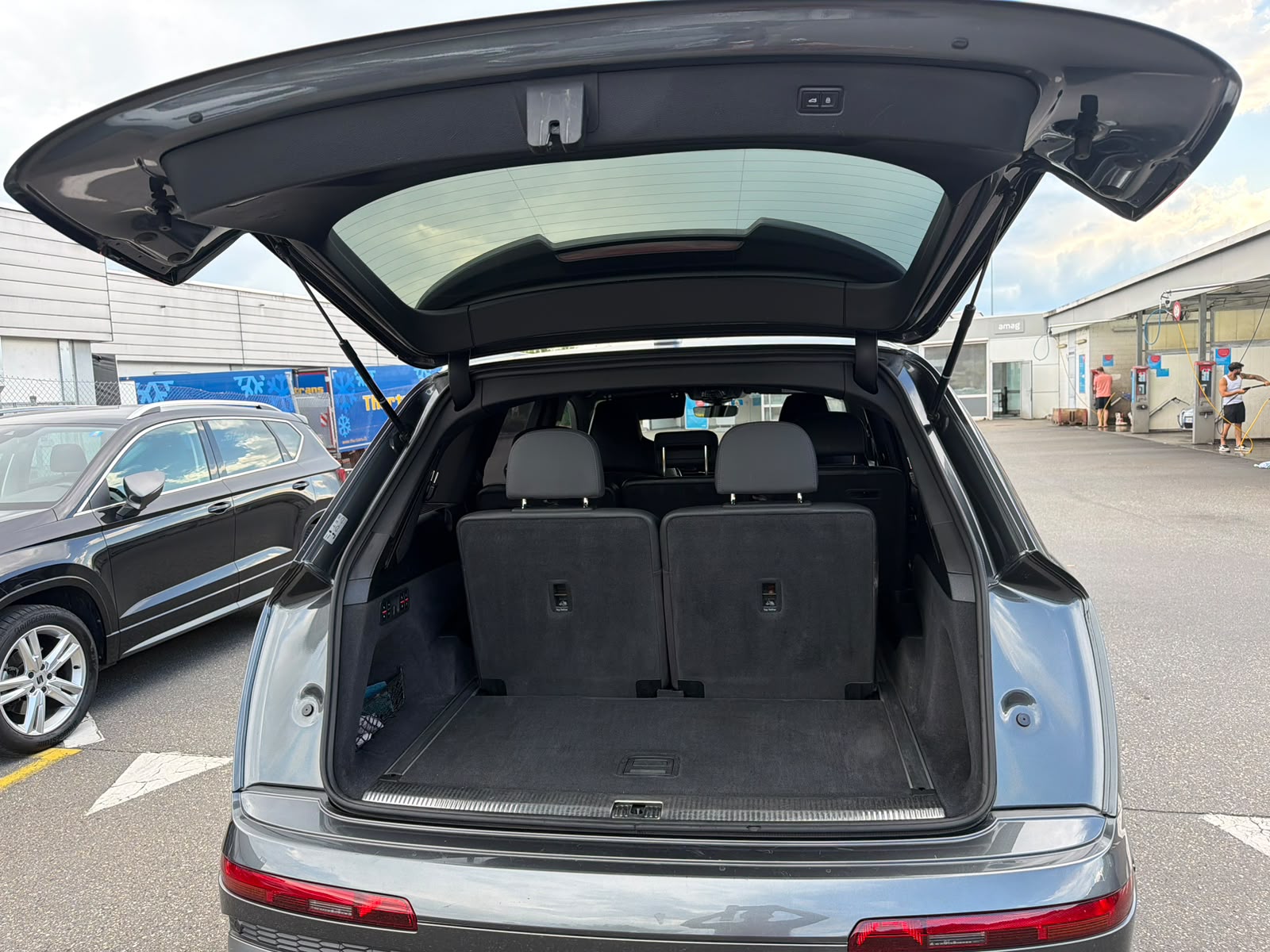 AUDI Q7 50 TDI quattro S Line tiptronic-image-9