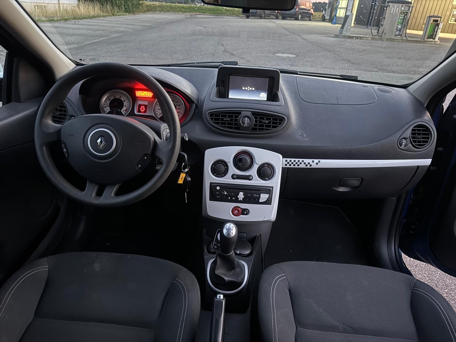 RENAULT Clio 1.2 16V Turbo Expression-image-12