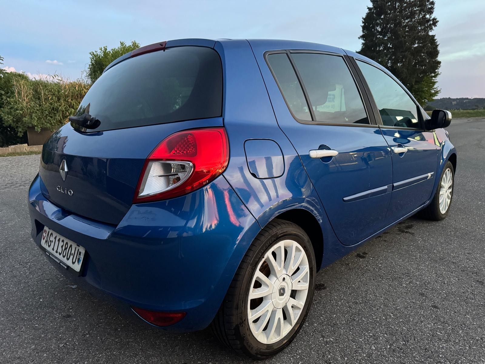 RENAULT Clio 1.2 16V Turbo Expression-image-6