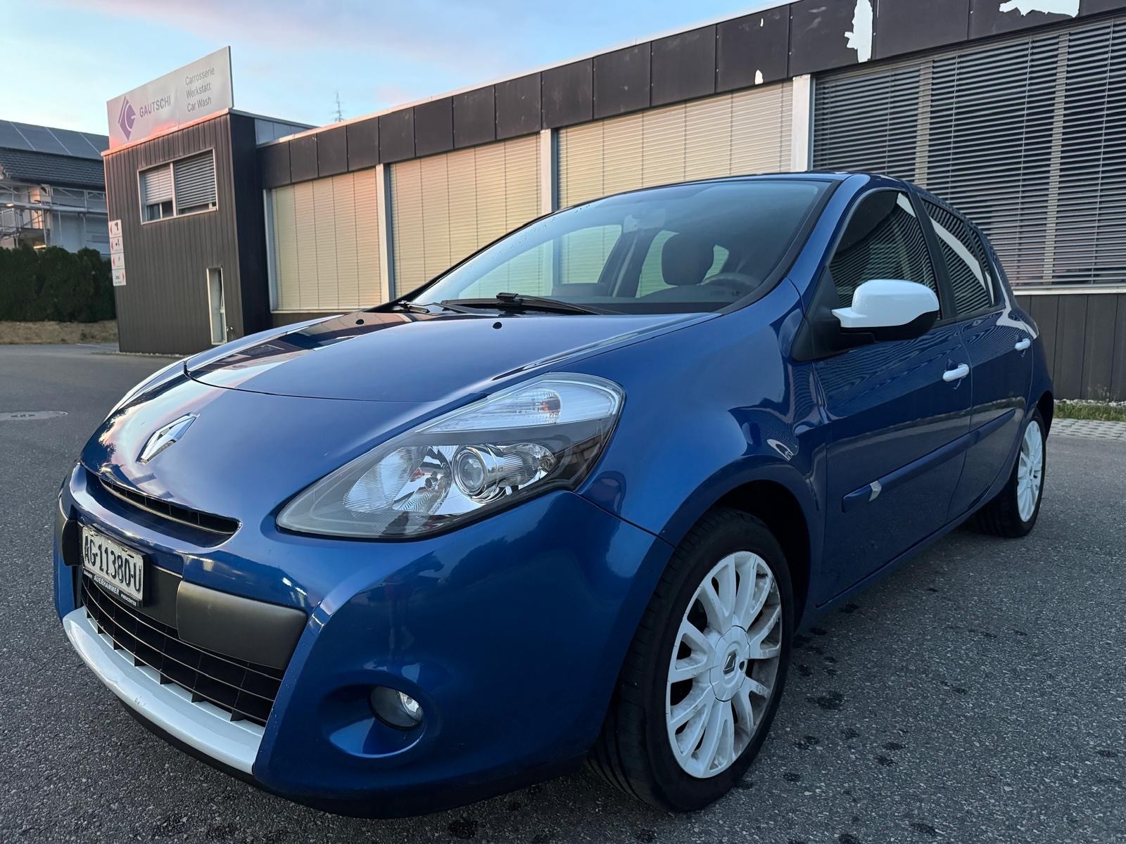 RENAULT Clio 1.2 16V Turbo Expression-showroom-element-2