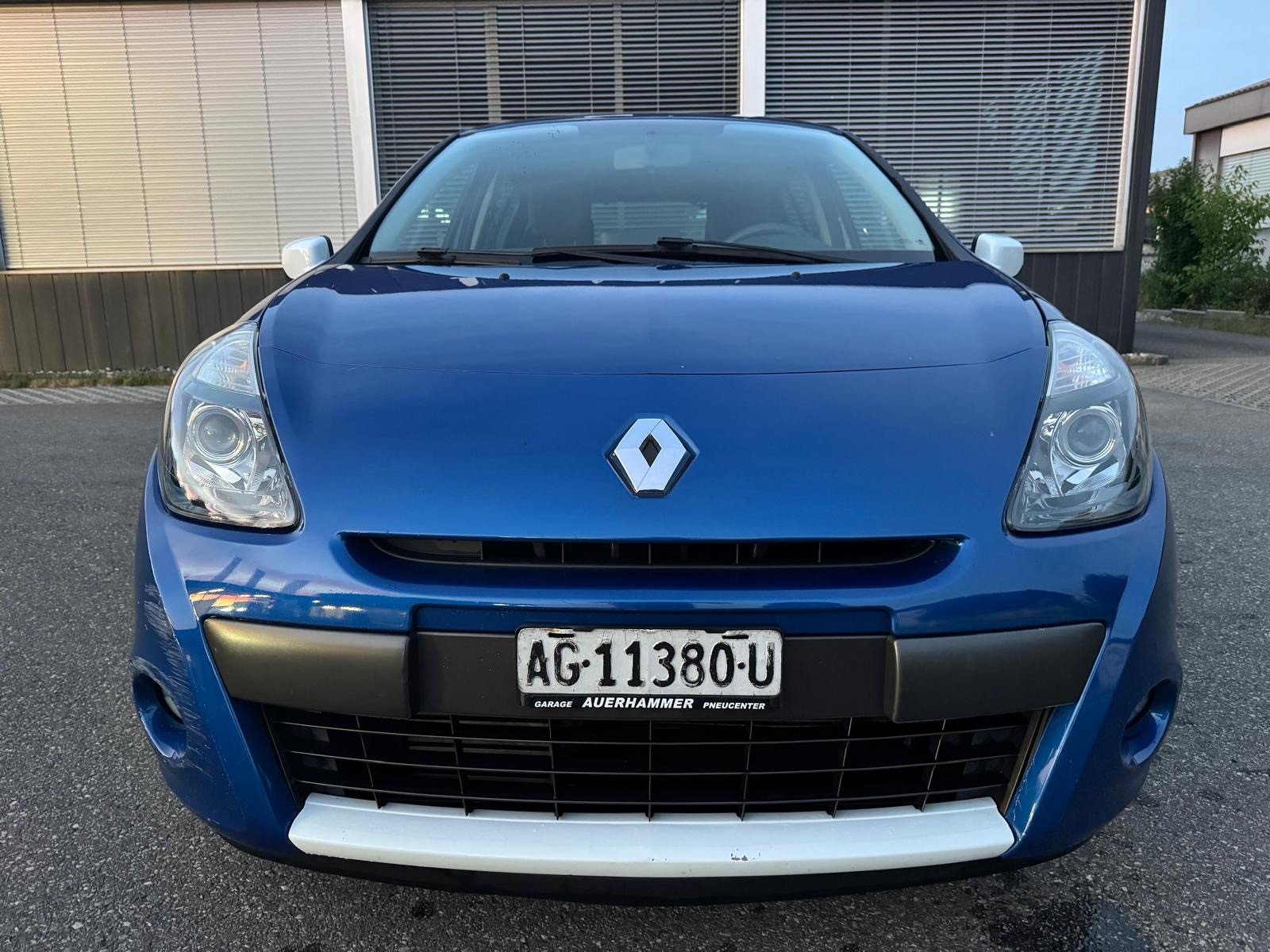 RENAULT Clio 1.2 16V Turbo Expression-showroom-element-1