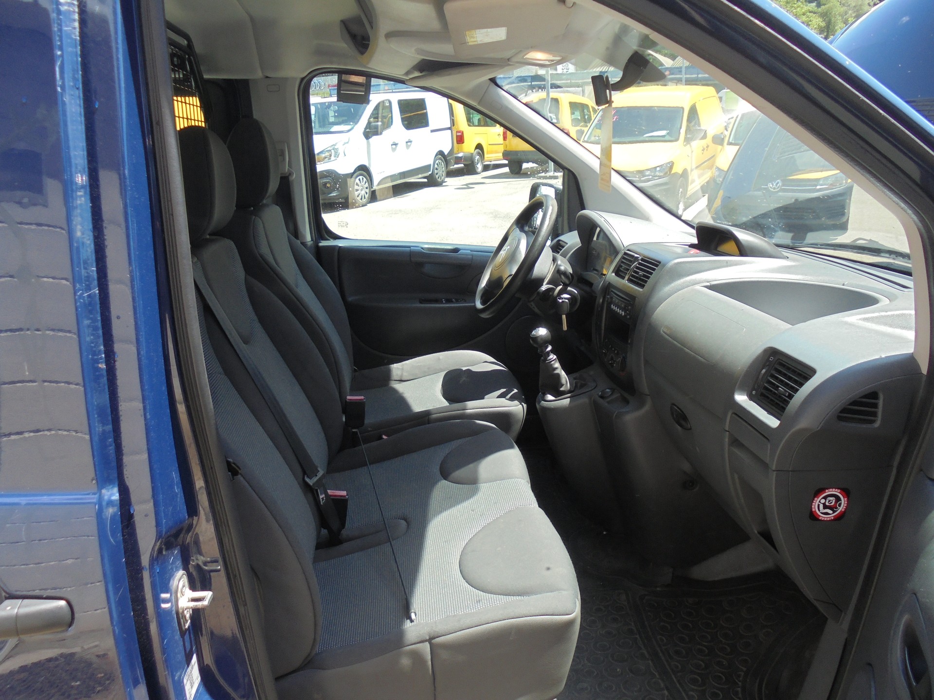 CITROEN Jumpy 2.0 HDi L2H1 Attraction-image-6