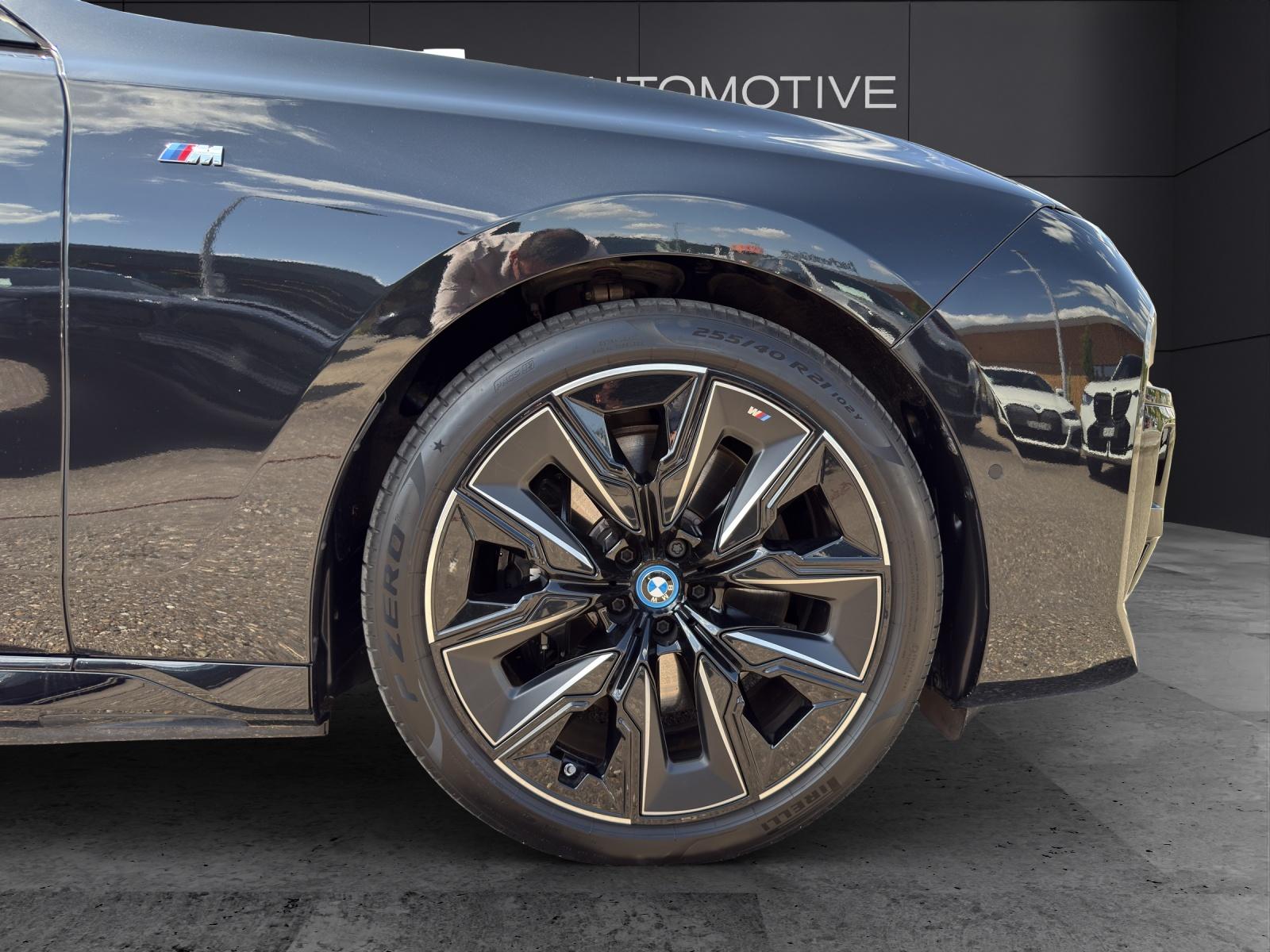 BMW i7 xDrive60-image-9