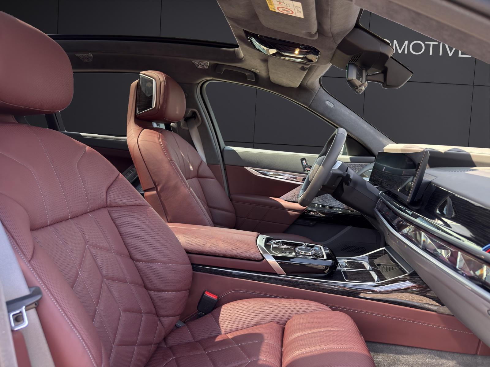 BMW i7 xDrive60-image-10