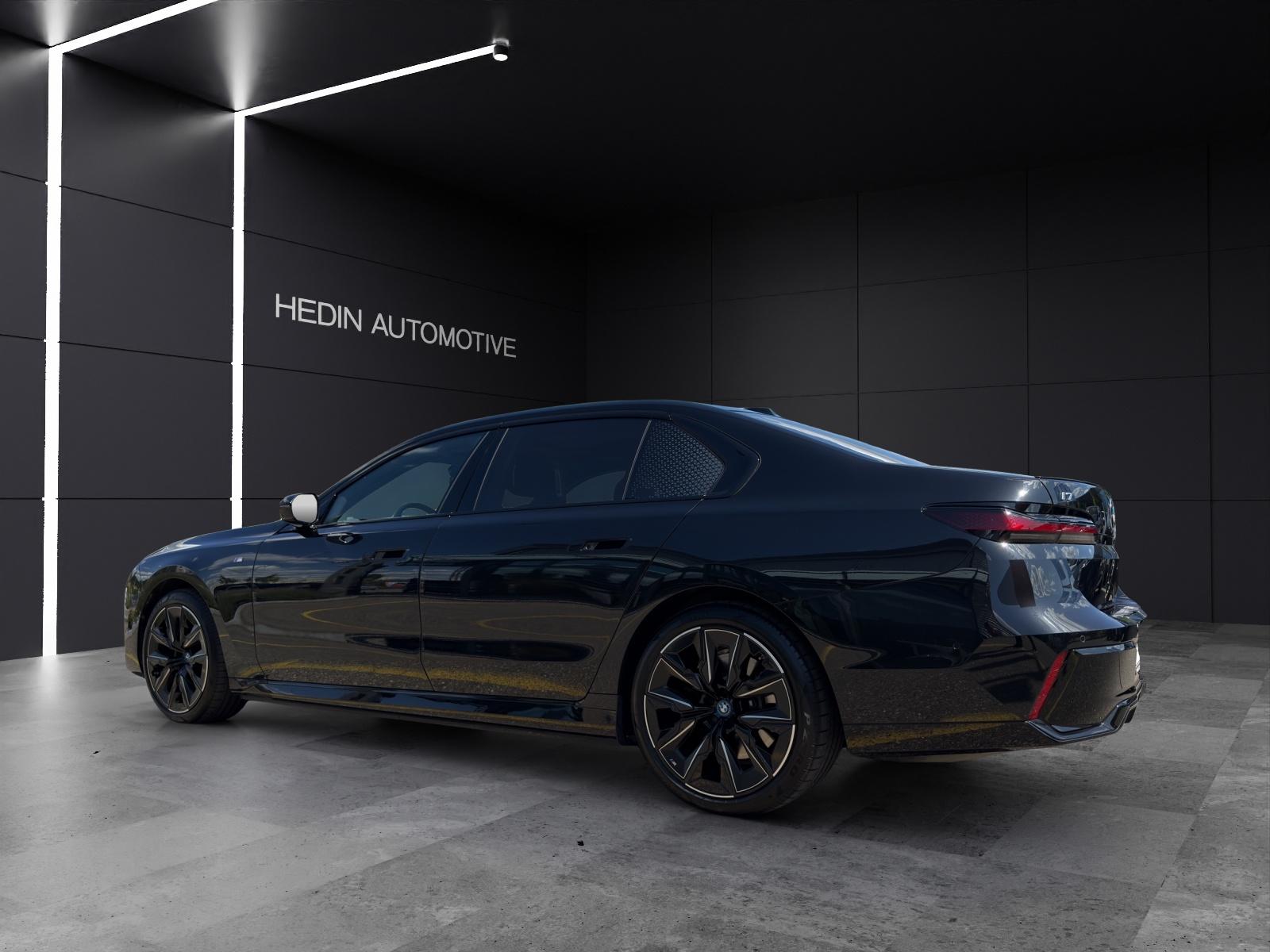 BMW i7 xDrive60-showroom-element-3