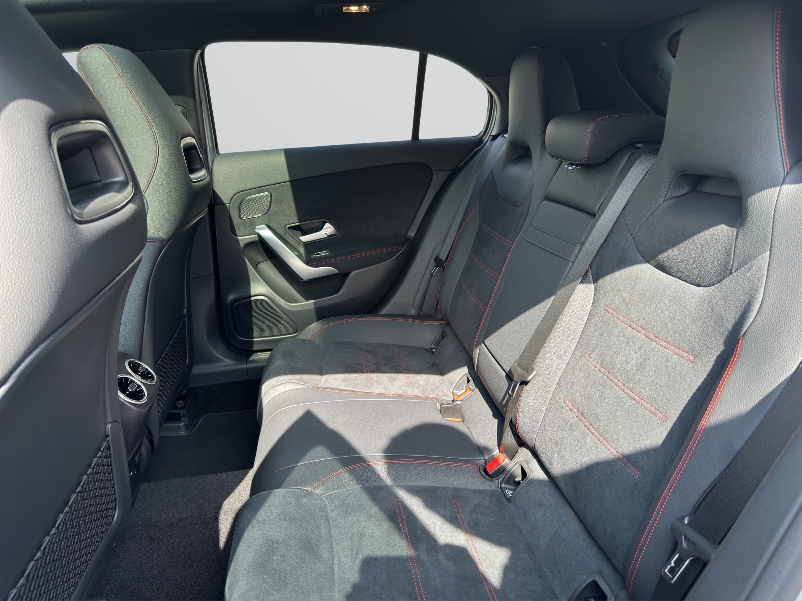 Image MERCEDES-BENZ A-220 A 220 4Matic 8G-DCT