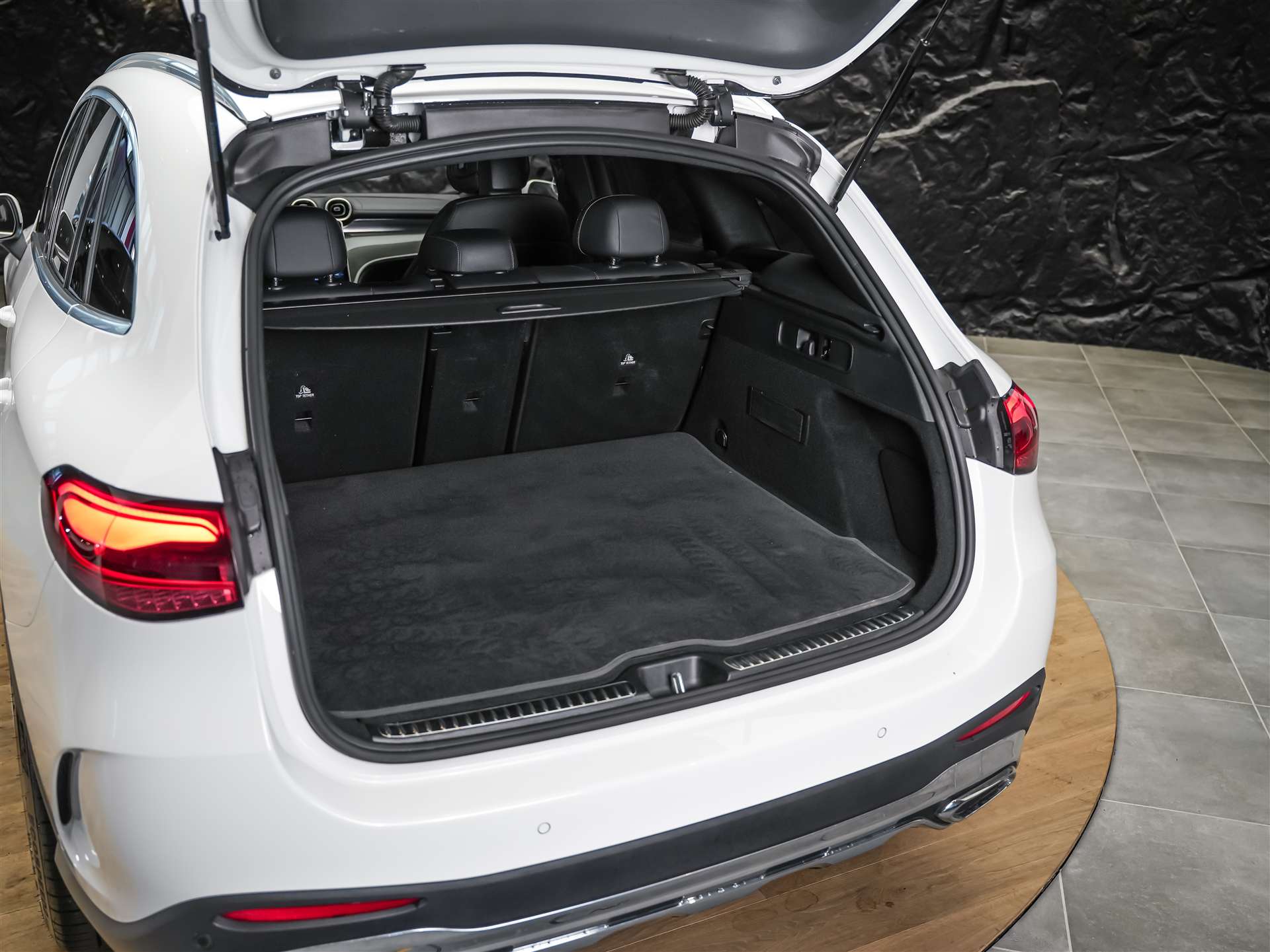 MERCEDES-BENZ GLC 220 d AMG Line 4Matic 9G-Tronic *Abstandsregler*21" Felgen*Sitzheizung*-image-39