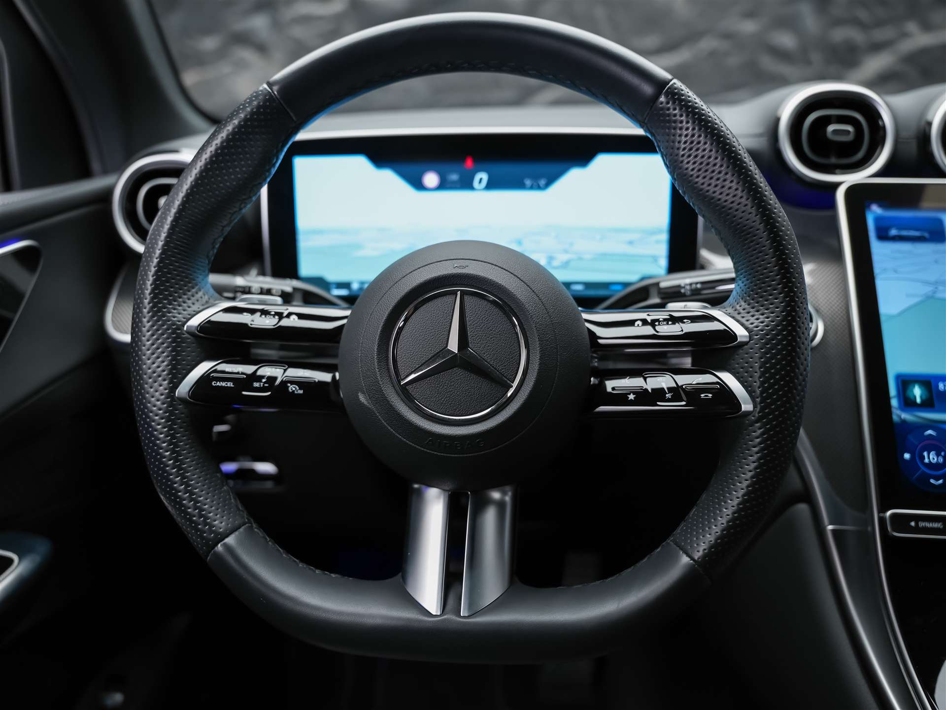 MERCEDES-BENZ GLC 220 d AMG Line 4Matic 9G-Tronic *Abstandsregler*21" Felgen*Sitzheizung*-image-25