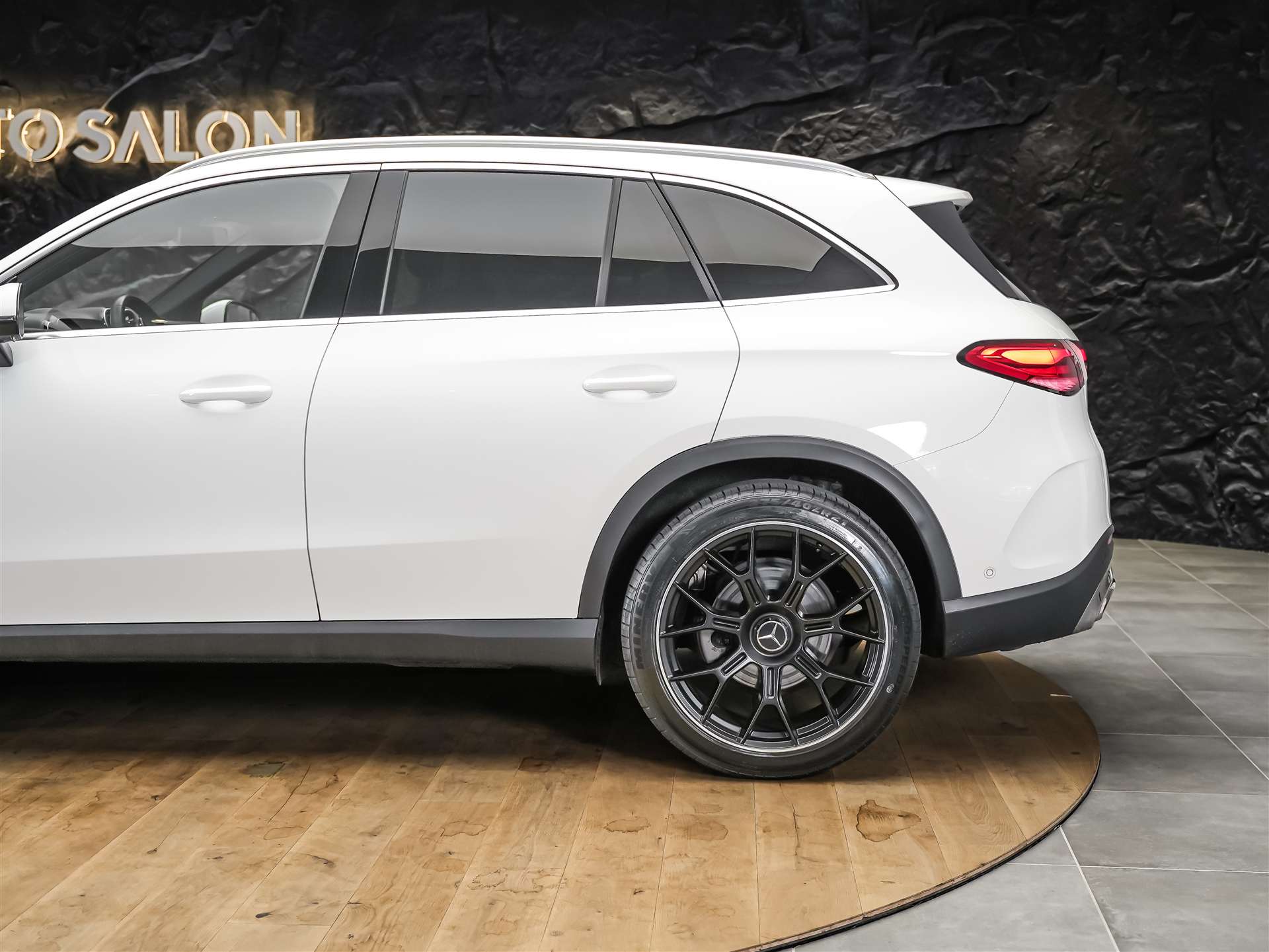 MERCEDES-BENZ GLC 220 d AMG Line 4Matic 9G-Tronic *Abstandsregler*21" Felgen*Sitzheizung*-image-16