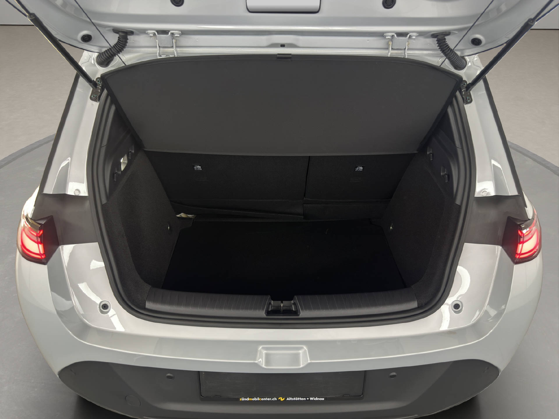 BYD Dolphin G DM-i Comfort-image-11