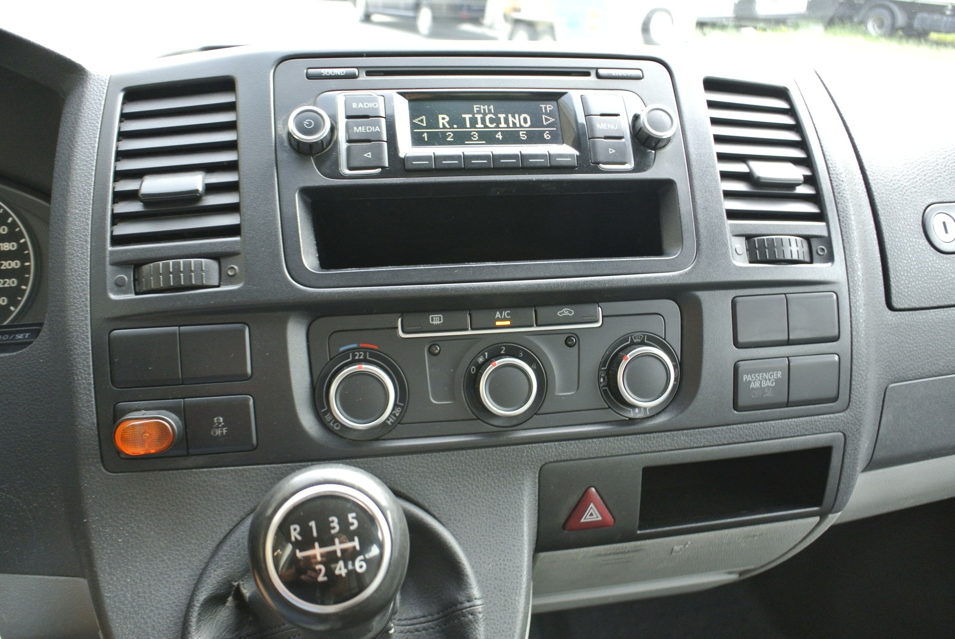 VW T5 2.0 TDI 4Motion-image-24