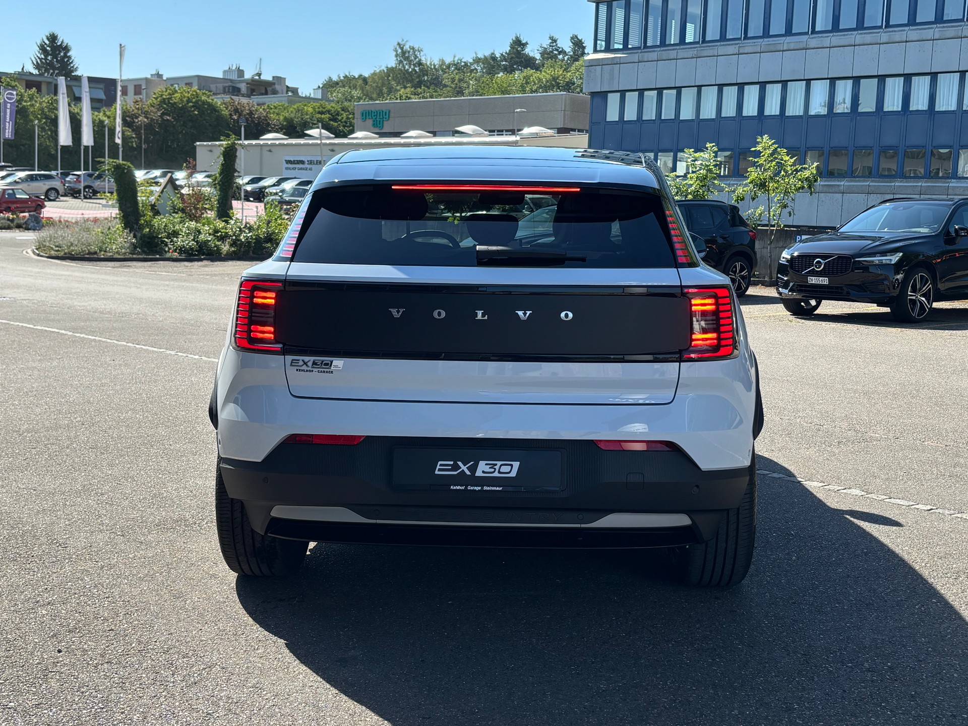 VOLVO EX30 CC E60 Twin Performance AWD-image-8