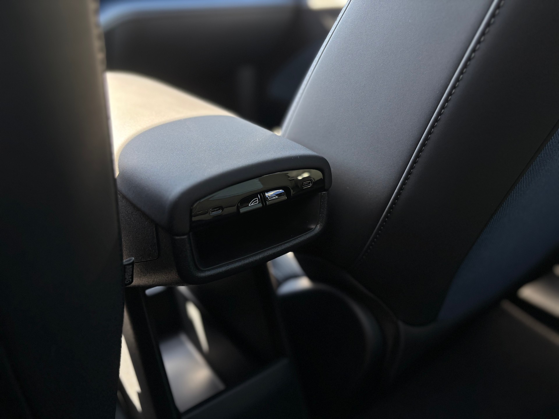 VOLVO EX30 CC E60 Twin Performance AWD-image-10