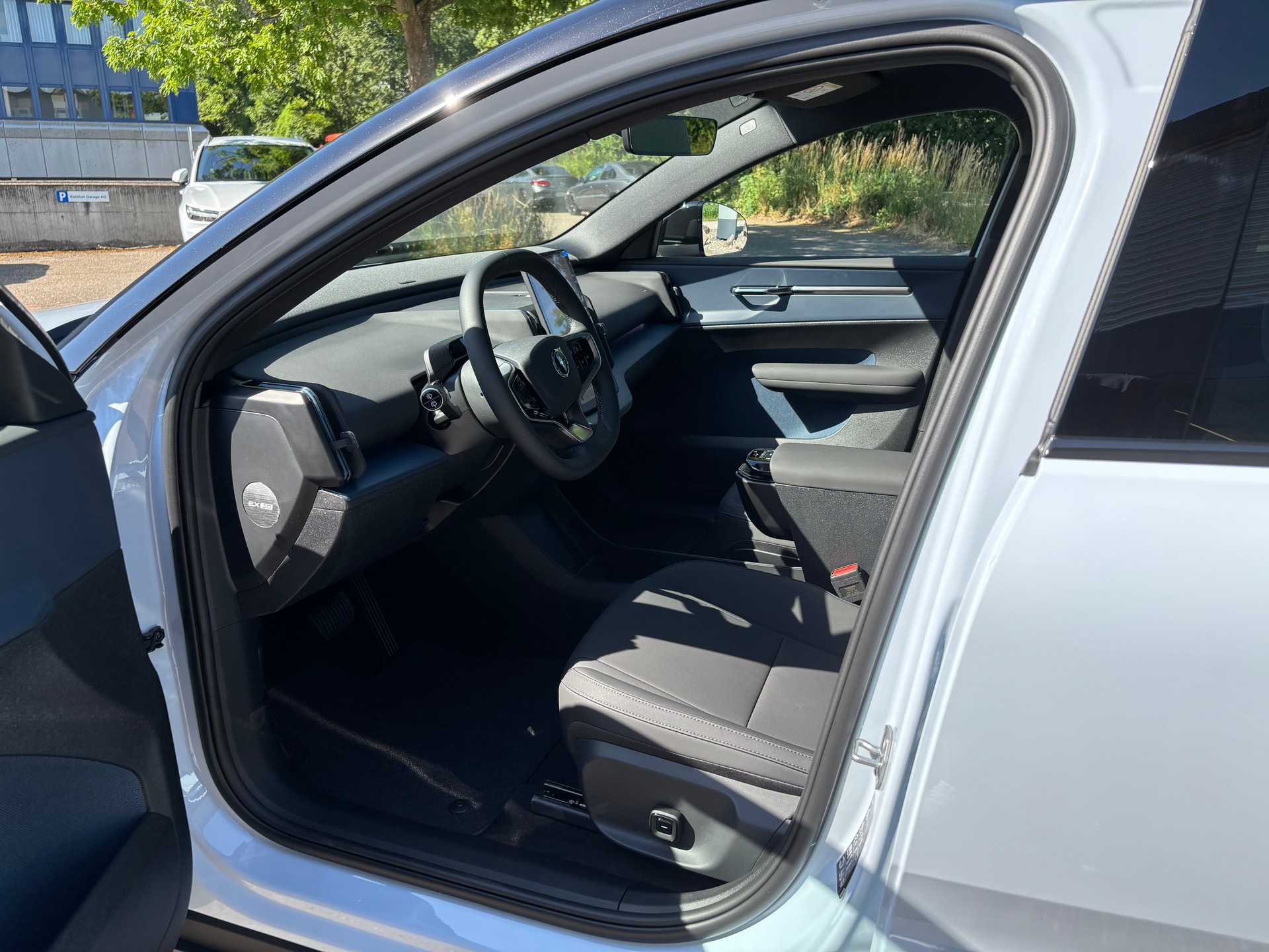 VOLVO EX30 CC E60 Twin Performance AWD-image-2
