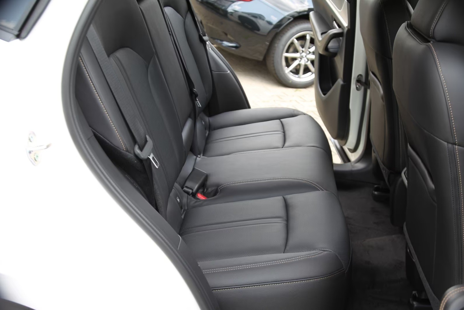 MAZDA CX-60 3.3L e-Skyactiv D 200 MHEV RWD Homura-image-14
