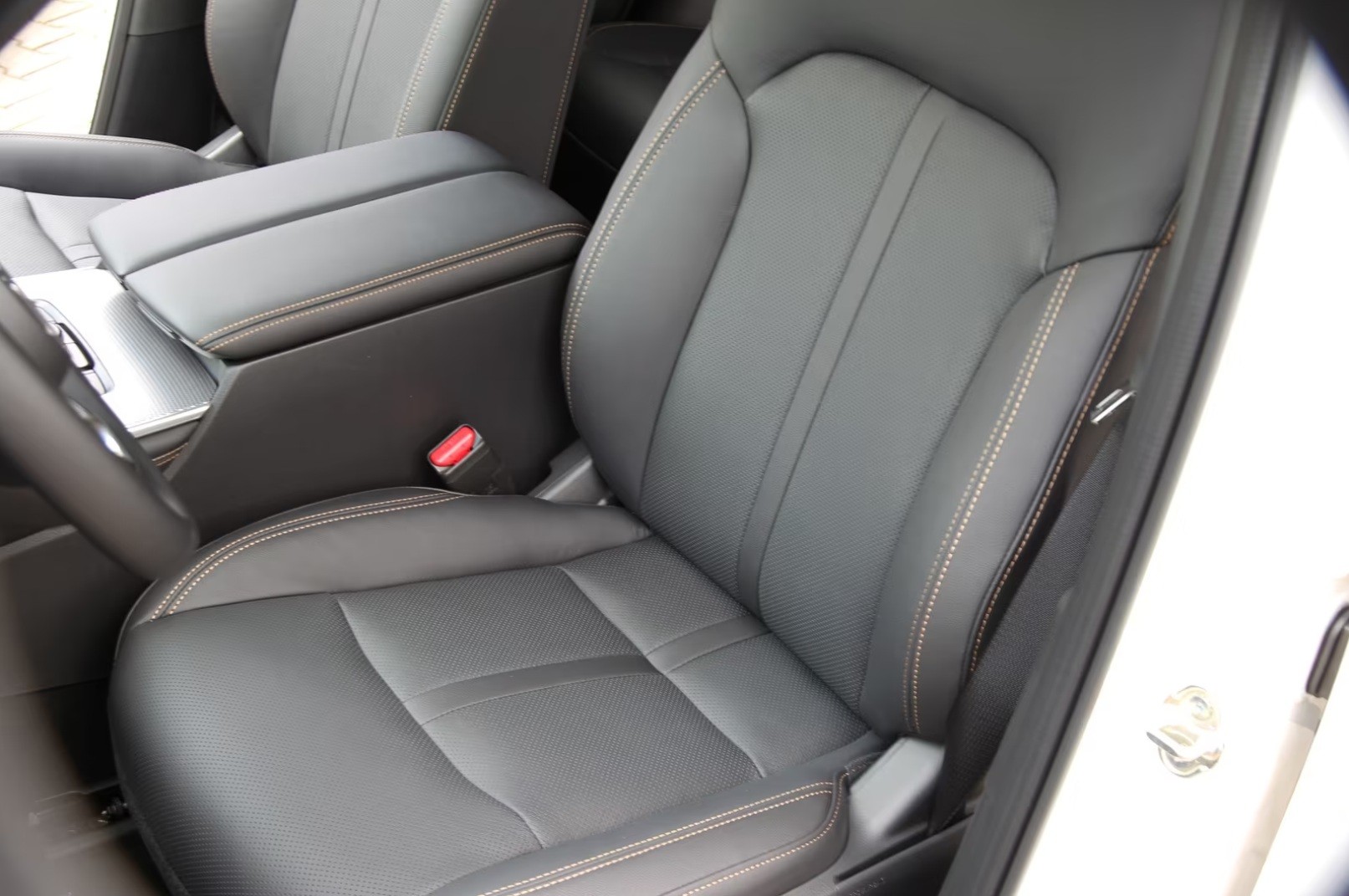 MAZDA CX-60 3.3L e-Skyactiv D 200 MHEV RWD Homura-image-13