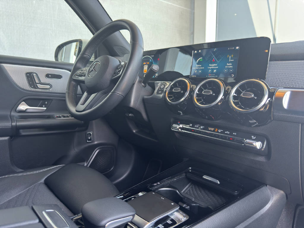 MERCEDES-BENZ GLB 250 Style 4Matic-image-10