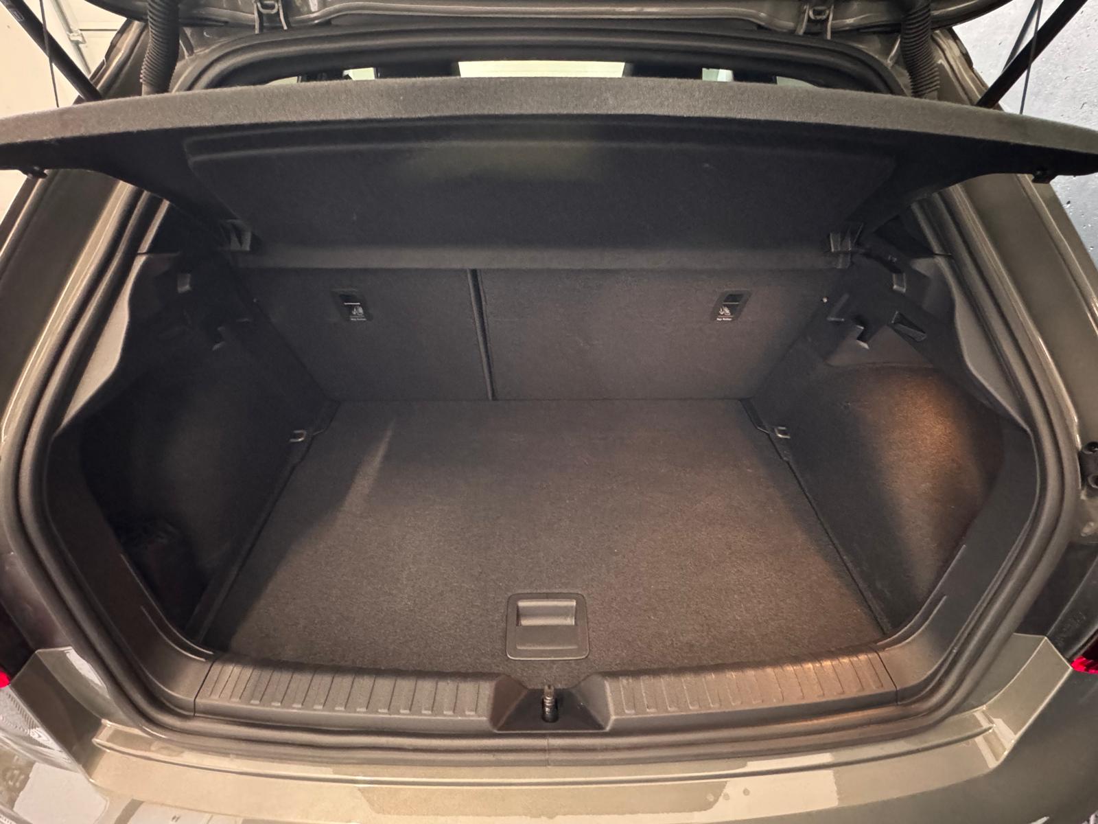 AUDI A1 allstreet 30 TFSI Attraction S-tronic *S-Line-image-22