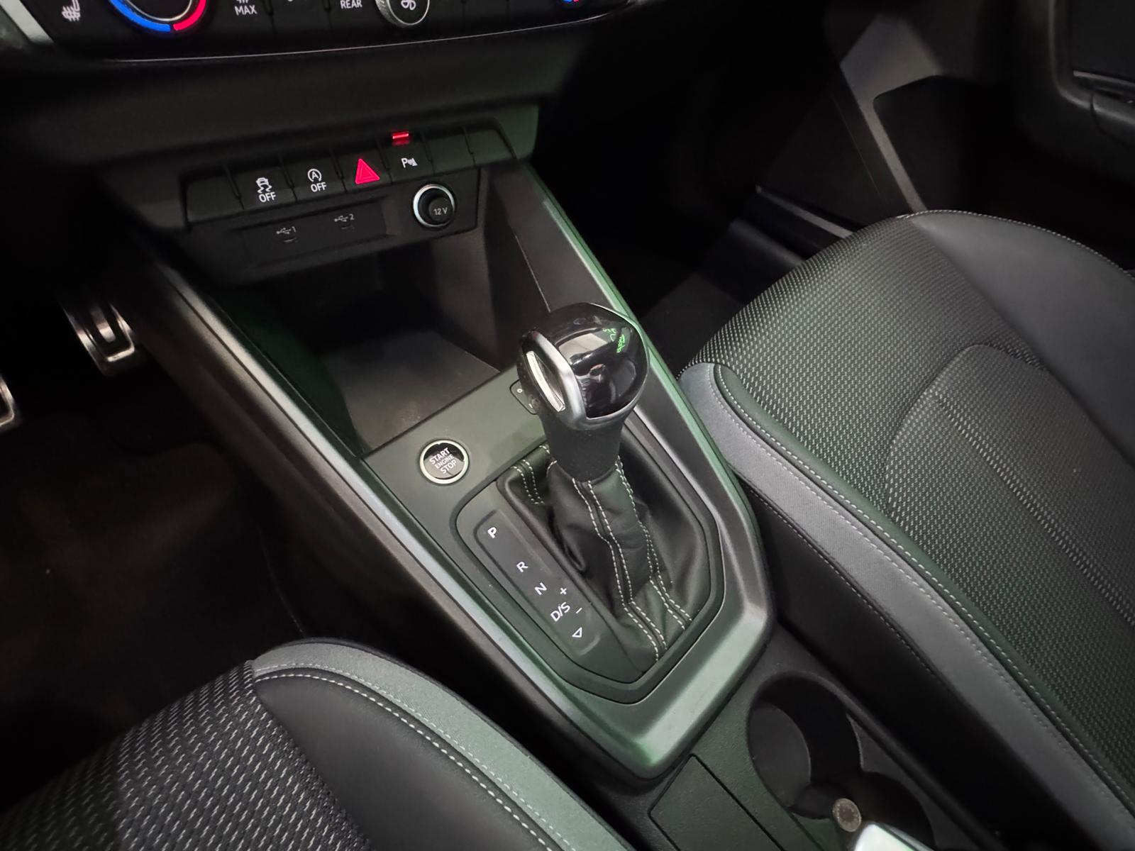 AUDI A1 allstreet 30 TFSI Attraction S-tronic *S-Line-image-21