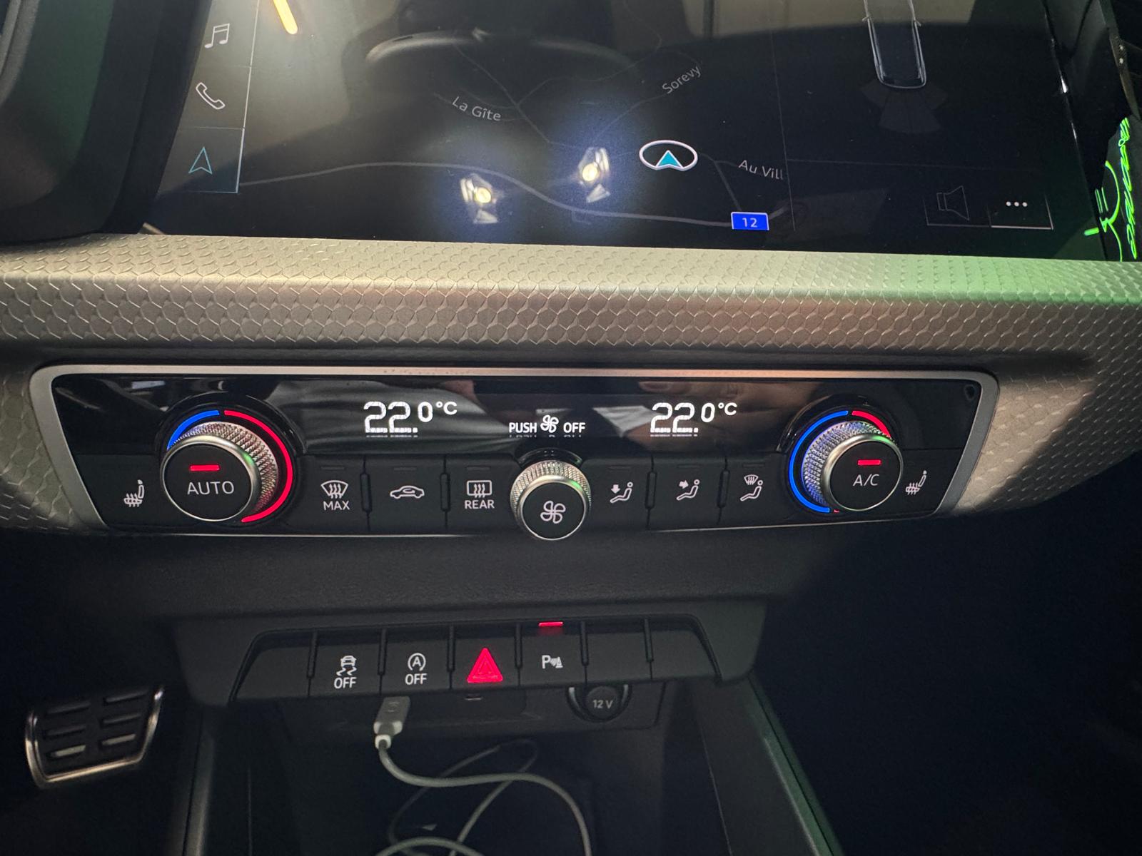 AUDI A1 allstreet 30 TFSI Attraction S-tronic *S-Line-image-19