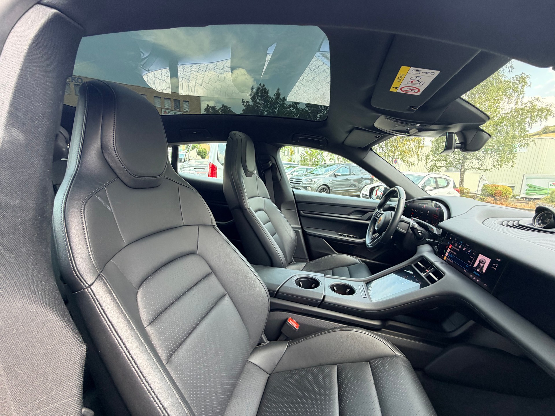 PORSCHE Taycan 4S Cross Turismo-image-9